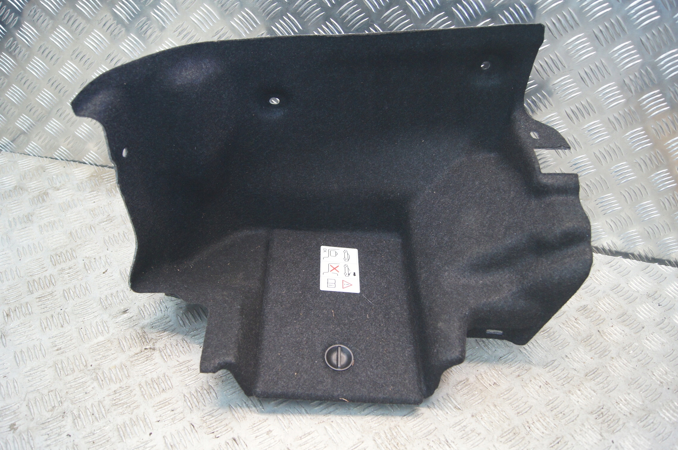 BMW M4 F83 бекон багажного відділення л