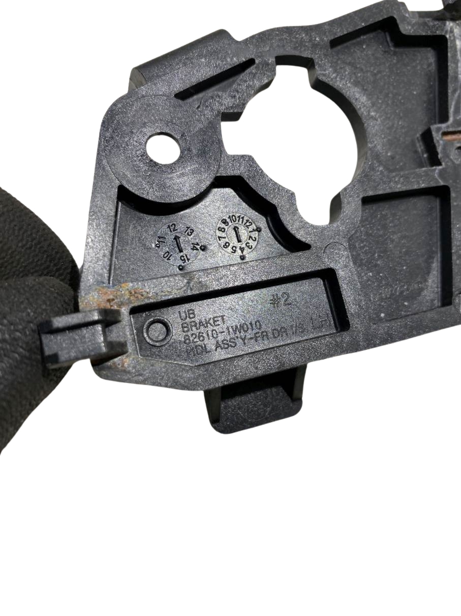 handle inner front left right RIO III 82620-1W010 82610-1W010