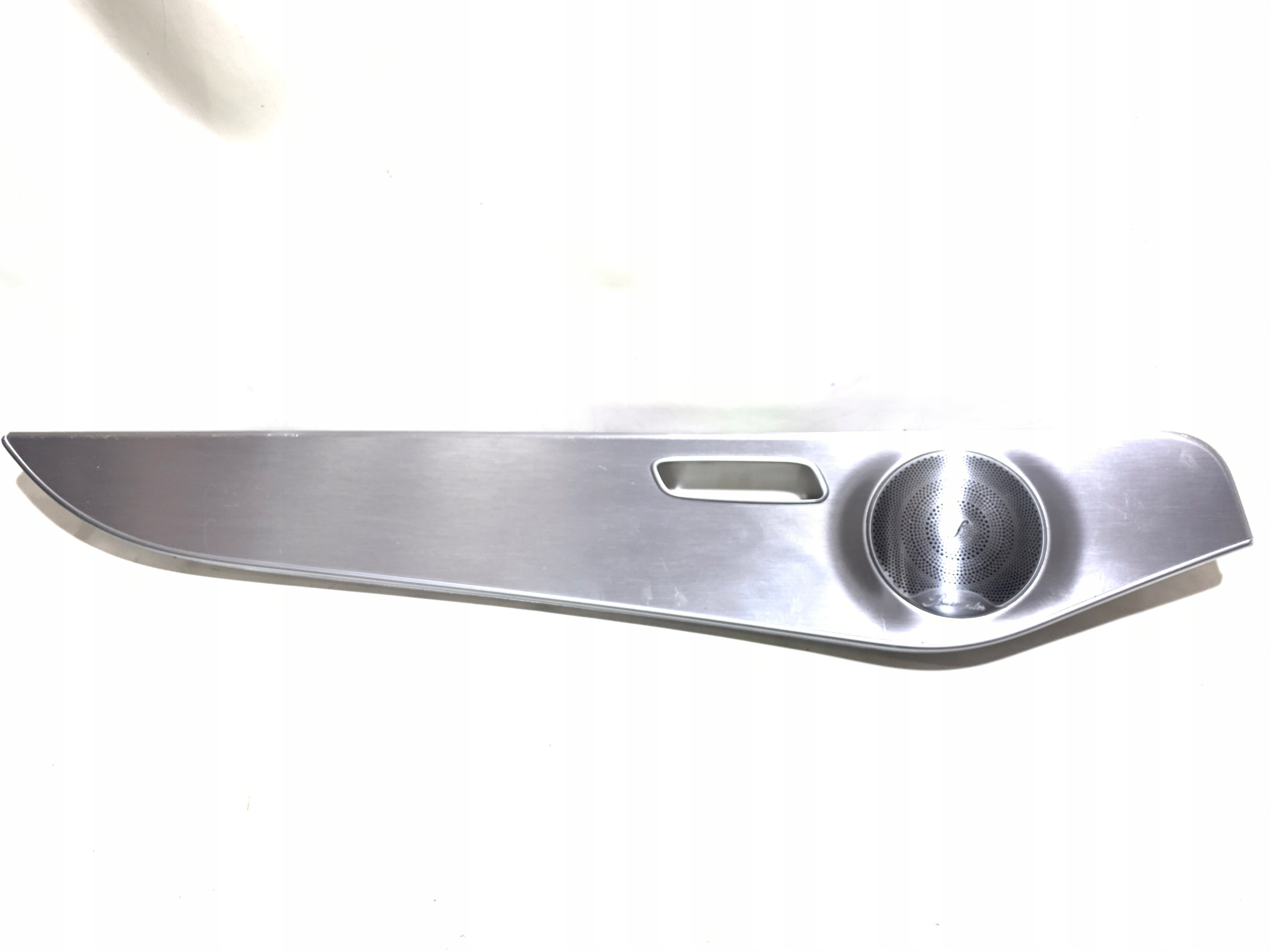 A2057206708 - MERCEDES W205 декор двери левый передний 2057206708