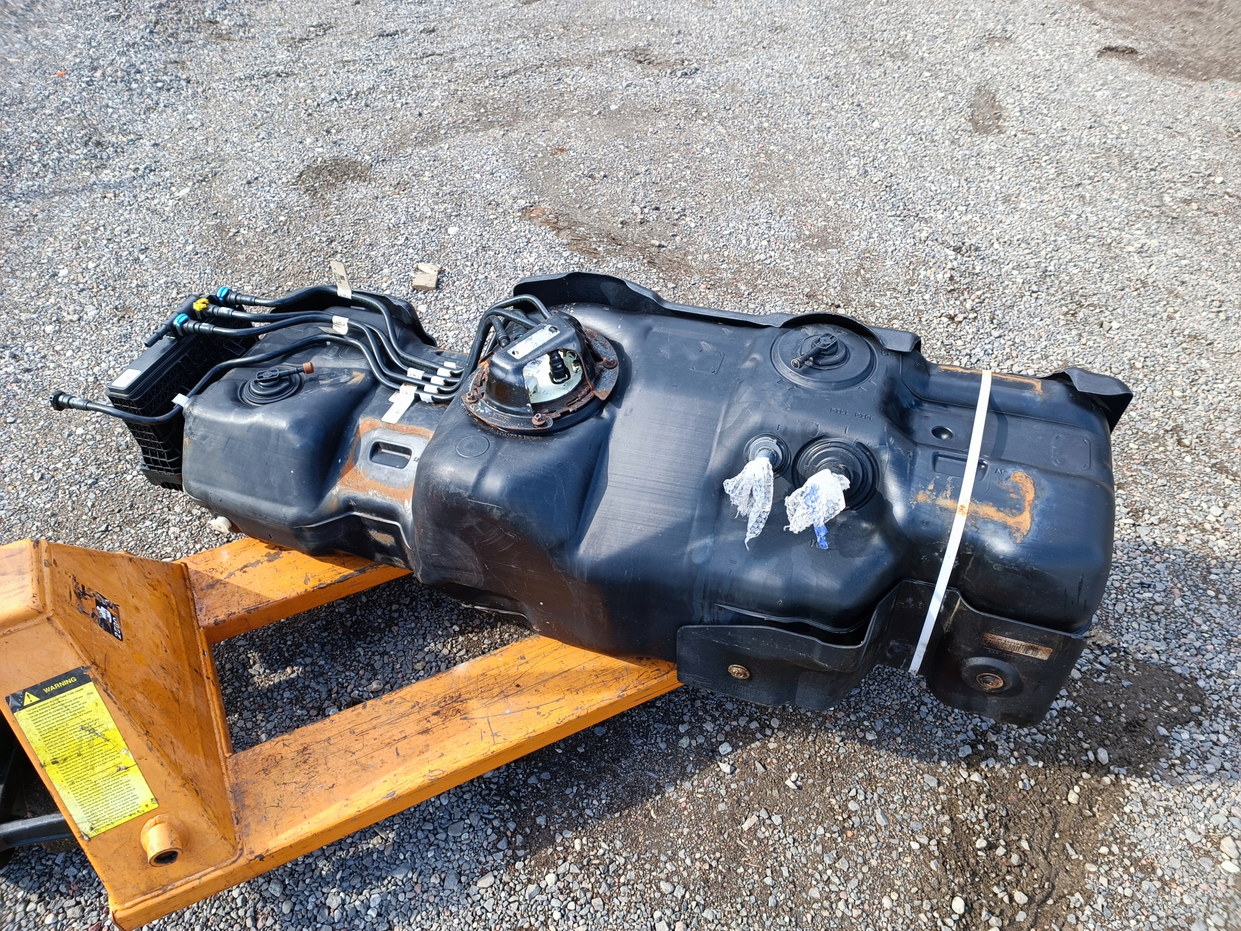 tank fuel tank complete pump Ford F350 6.7 2017