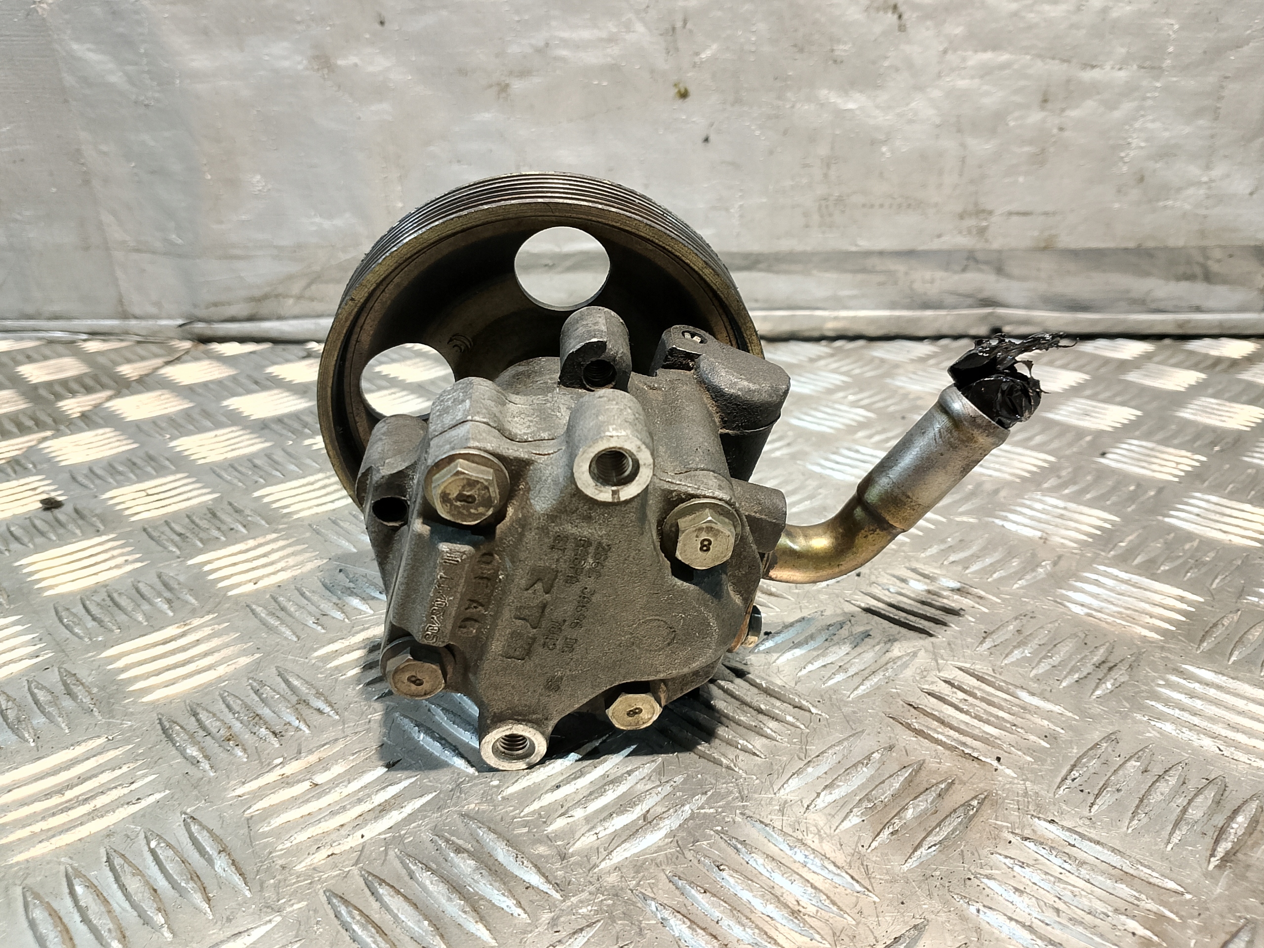 servo pump FORD FIESTA MK5 1.4 D 2S6C3A696 DC