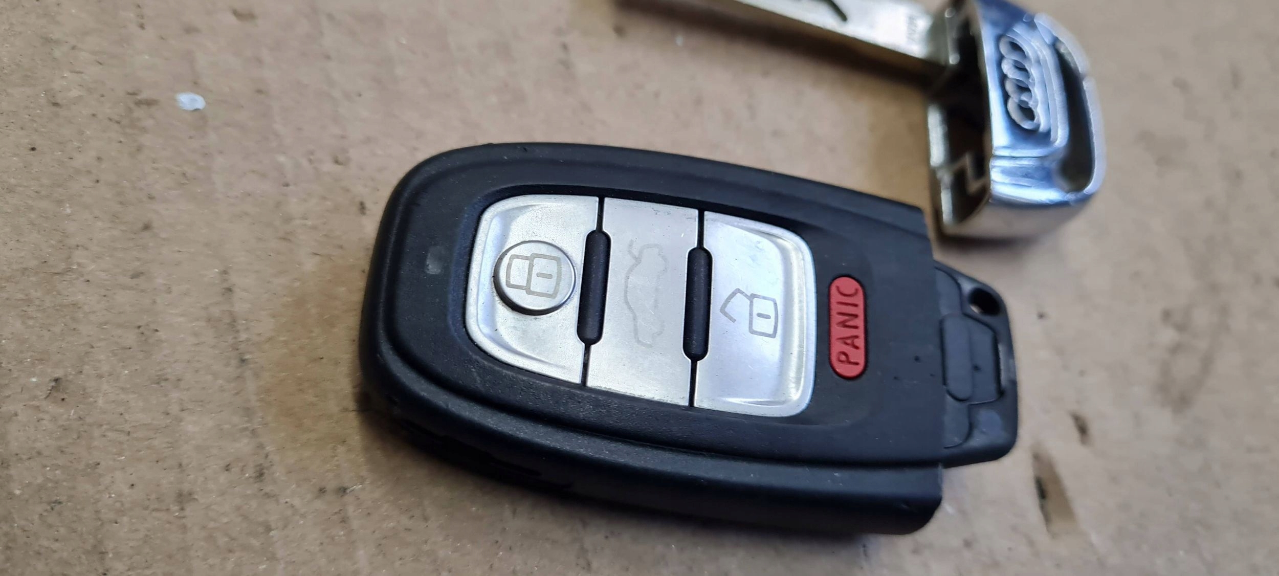S6 C7 4G LIFT A6 key PILOT SMART KEY USA PANIC 4G0959754DM