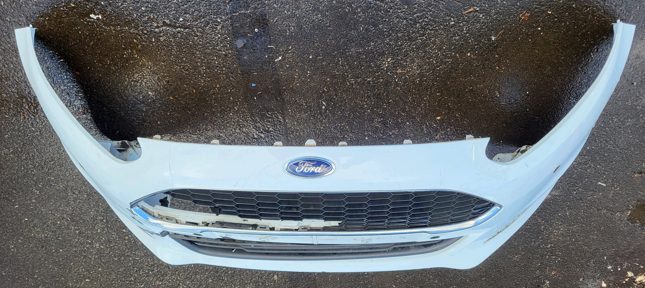 bumper front front towing hook cap grill FORD FIESTA MK7 LIFT B299 OE