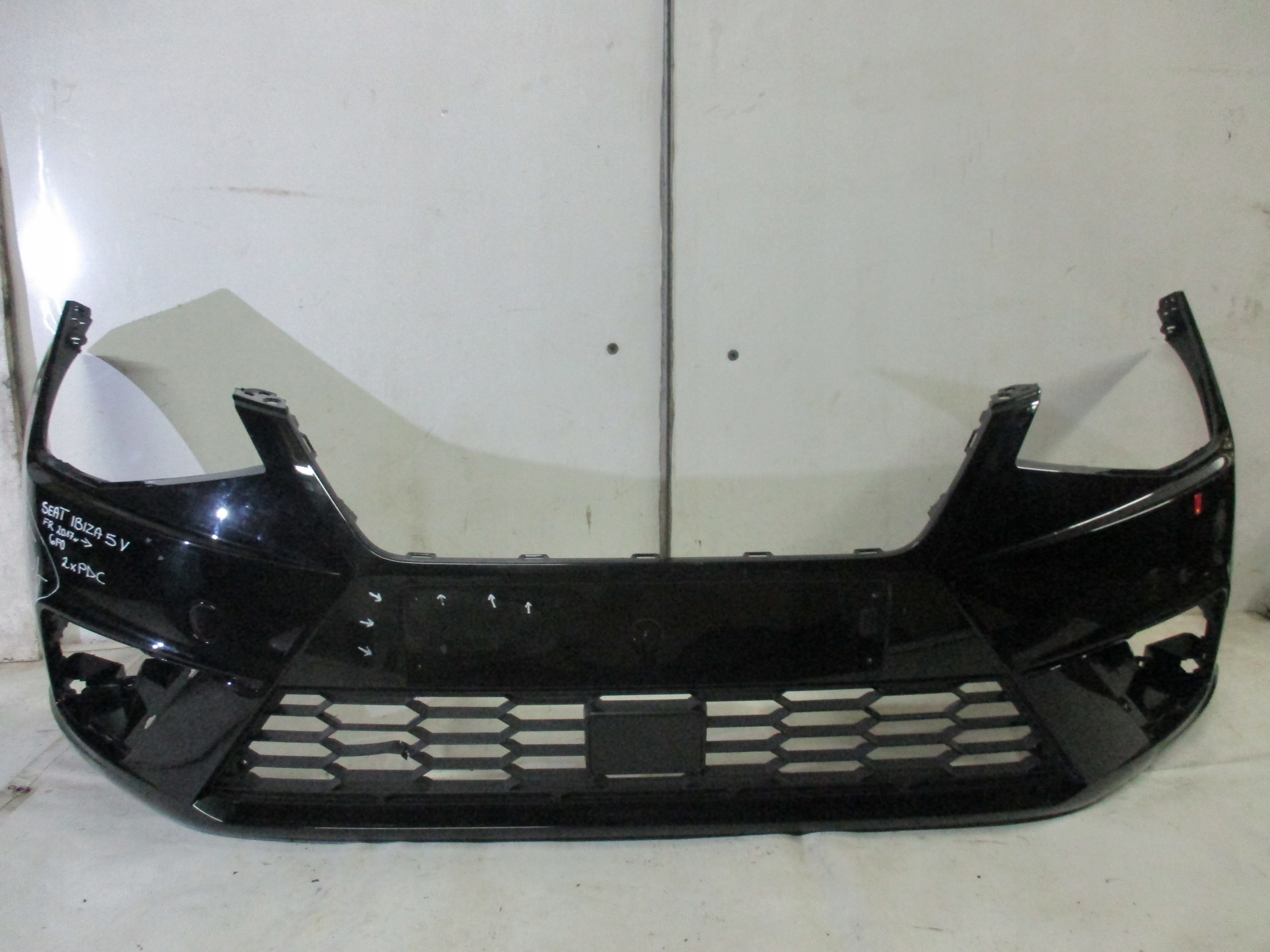 bumper front front Seat Ibiza 5 V FR 2017r- 6F0 2xPDC