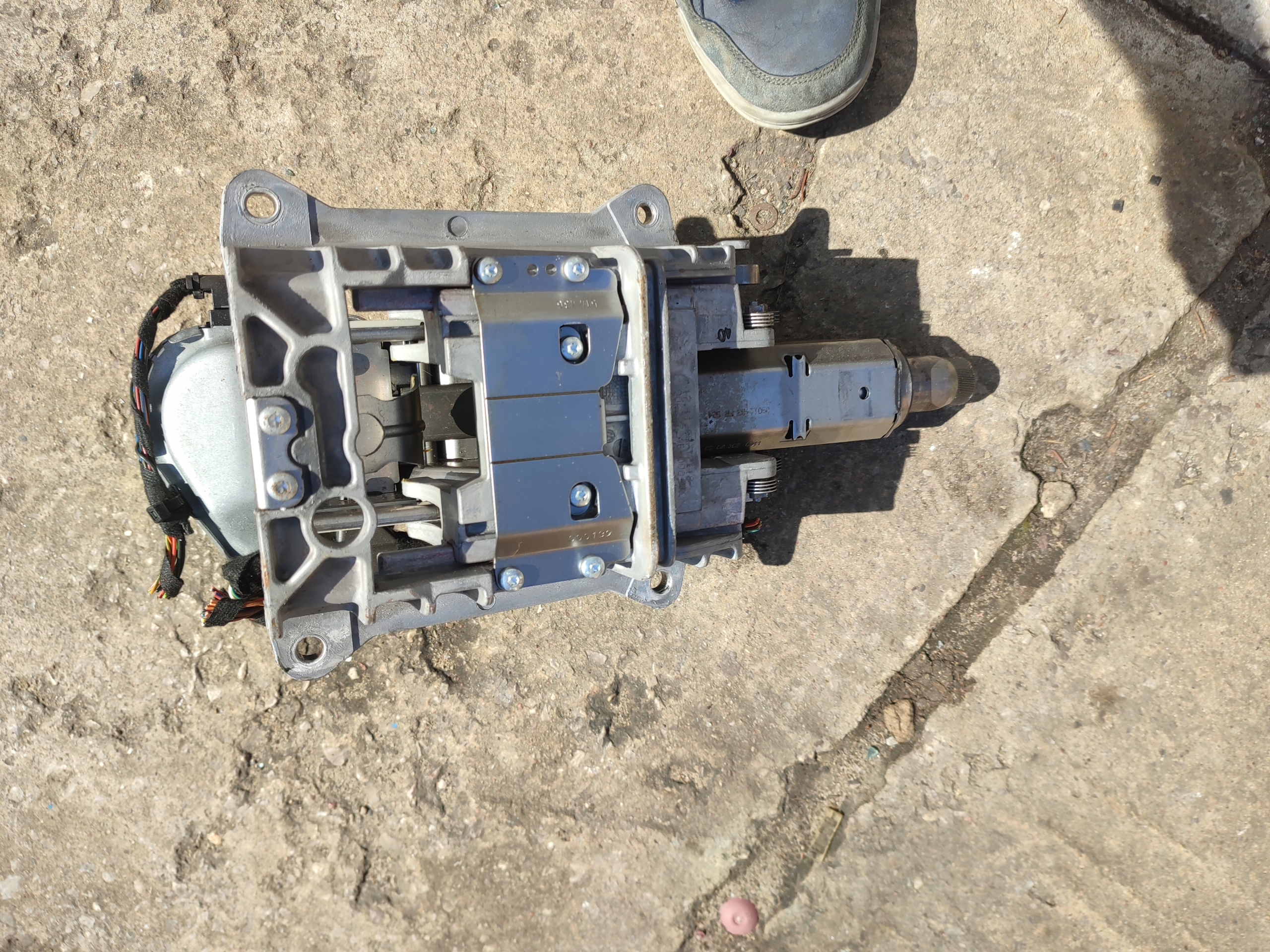Lenksäule Lenkstange BLOKADA AUDI A6 C6 4F0905852D