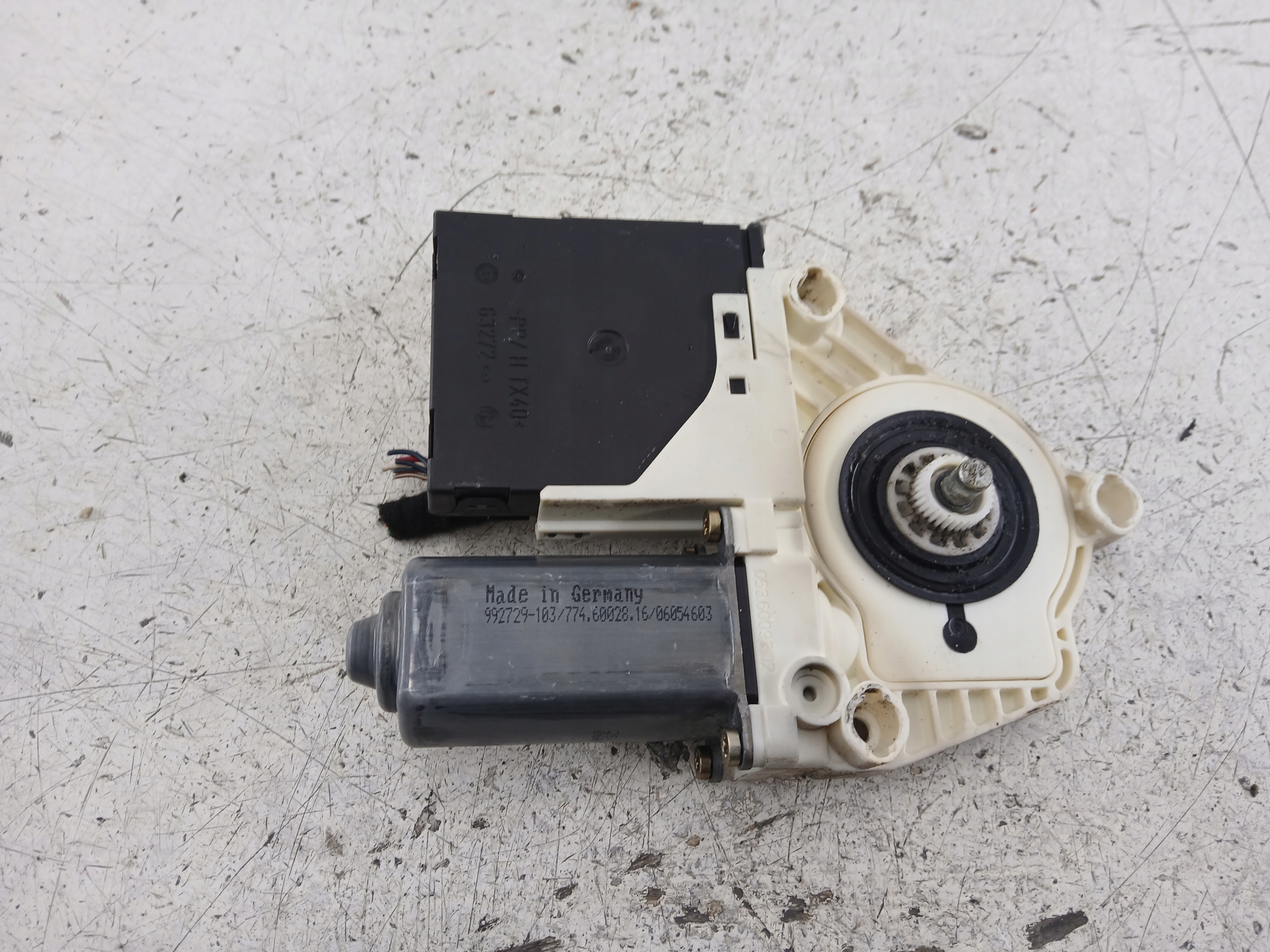 VW GOLF V mini motor windows left front 1K3837401E