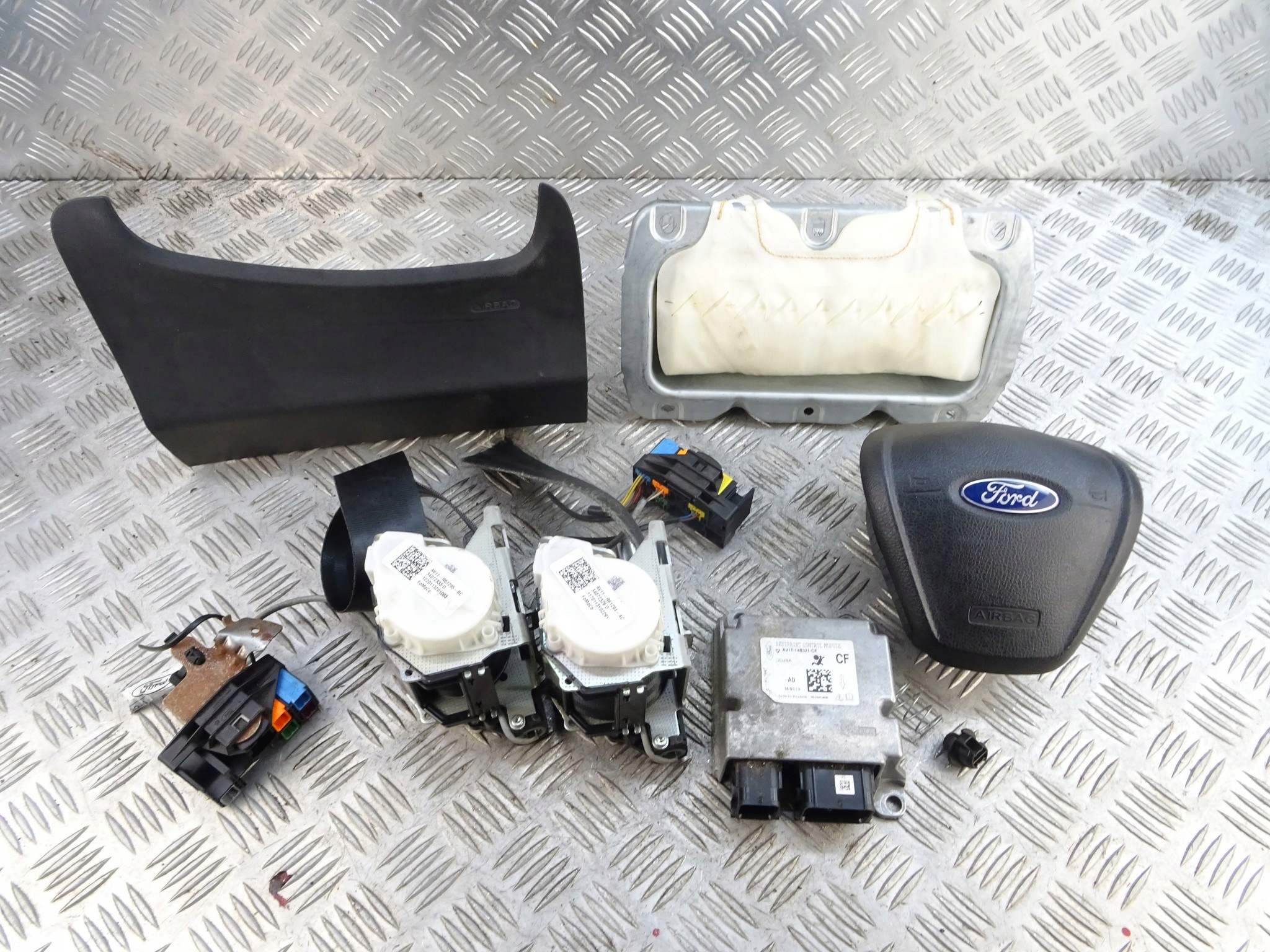 FORD B MAX Airbags POWIETRZNE Gurten