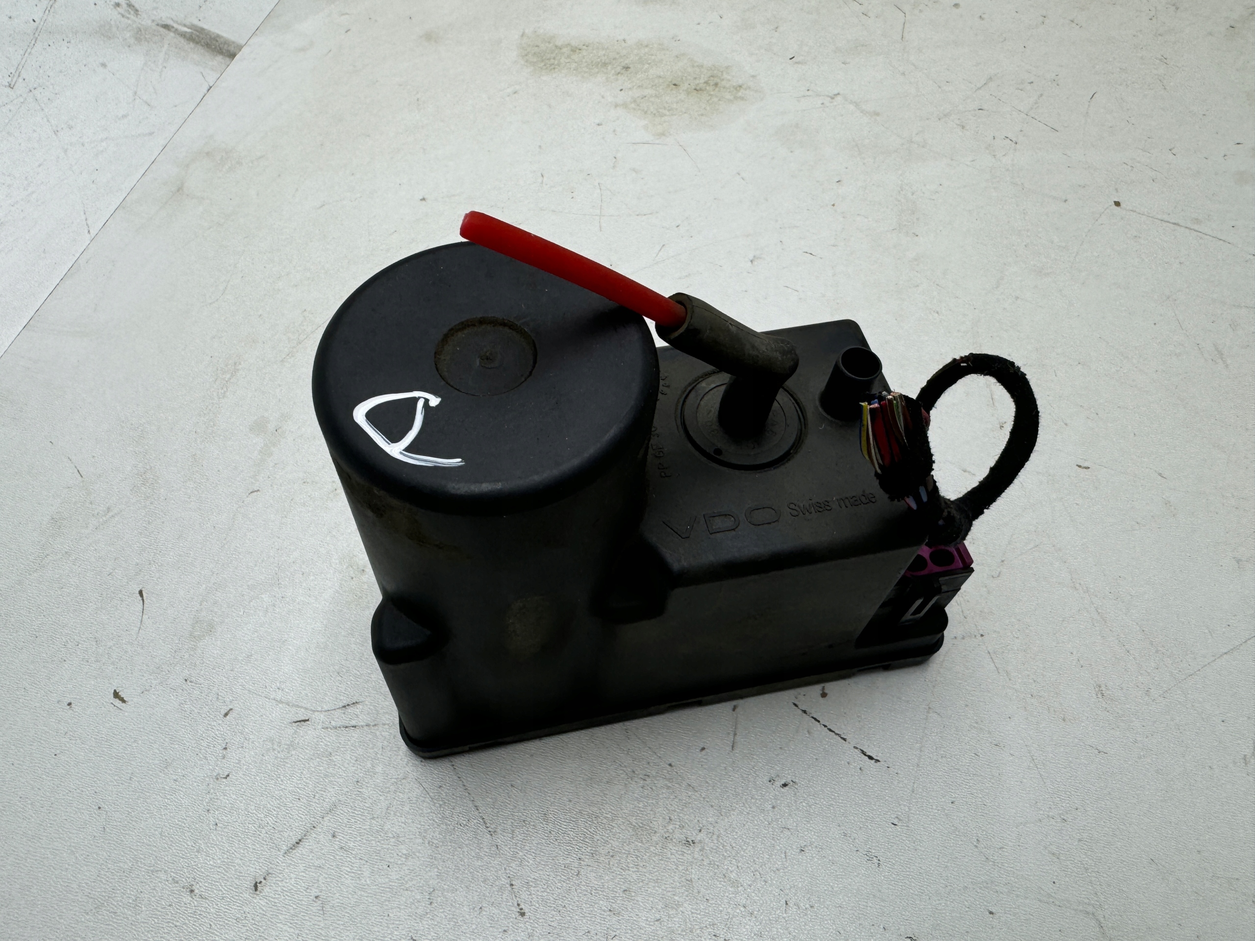 Pompka centralnego AUDI A4 B5 4A0862257A