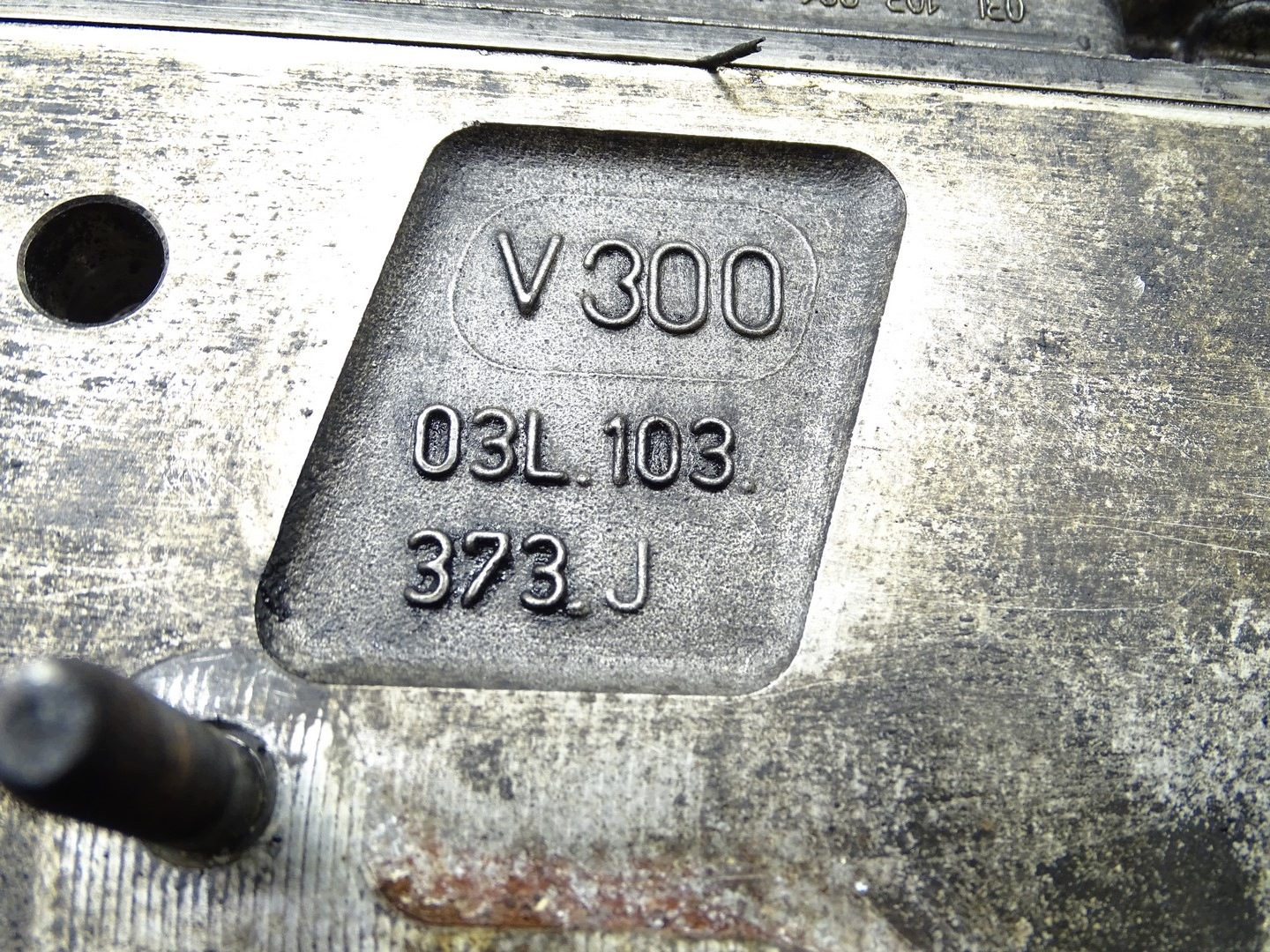 head. complete VW AUDI 2.0 TDI CFG 03L103373J 03L103286A