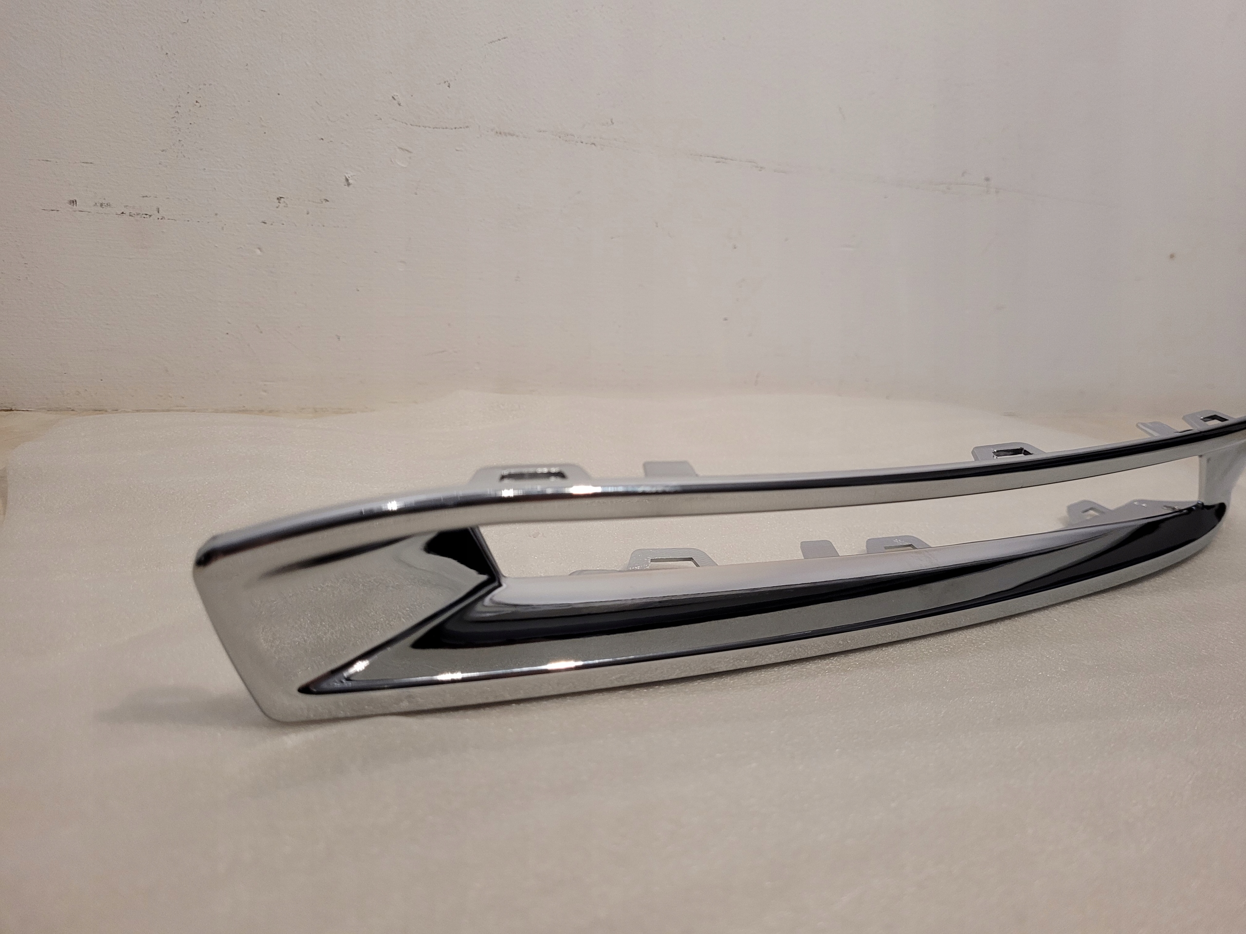 MERCEDES GL X166 CHROM ZDERZAKA RAMKA LEWY PRZÓD1668851774 Numer katalogowy części 1668851774