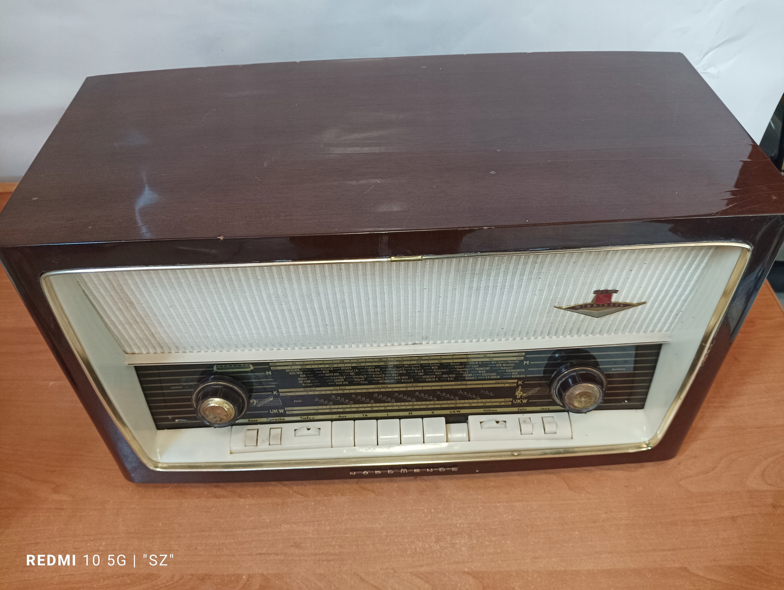 NORDMENDE RIGOLETTO E15 F11614 - 1960/61 - RADIO LAMPOWE - SPRAWNE.