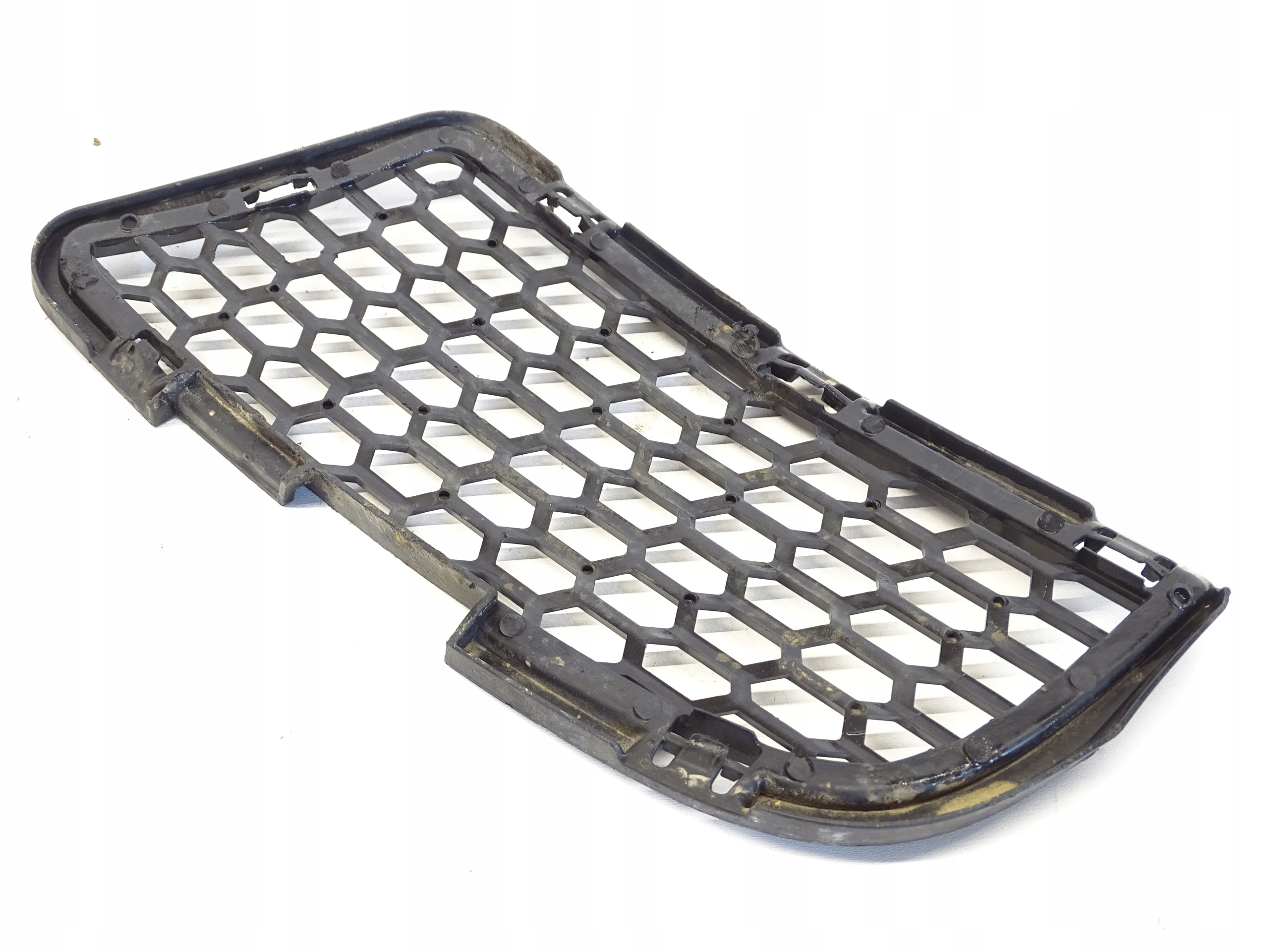 grid of a bumper left front left front BMW 5 F10 8047393