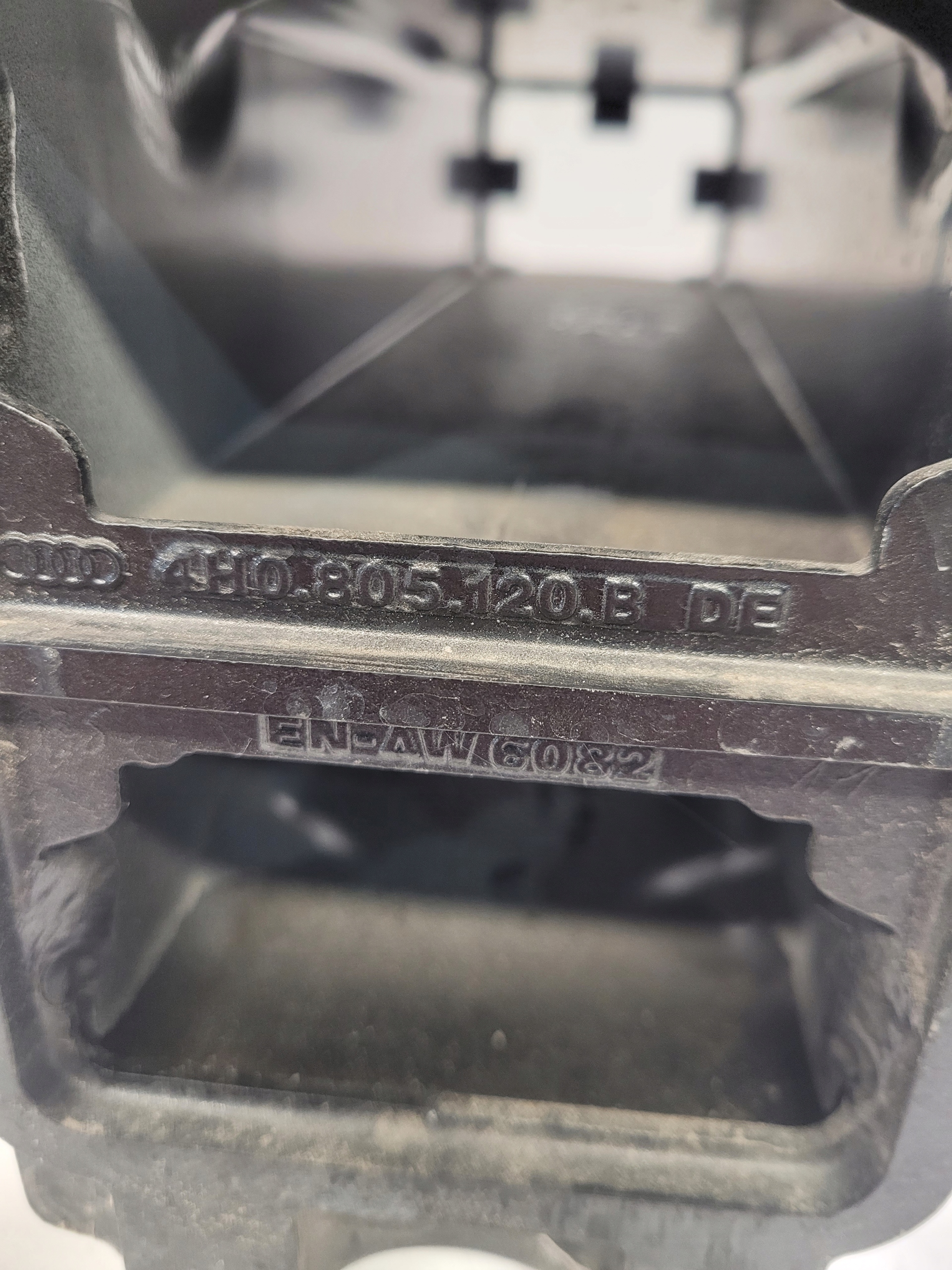 beam tip quarter P AUDI A8 D4 4H0805120B