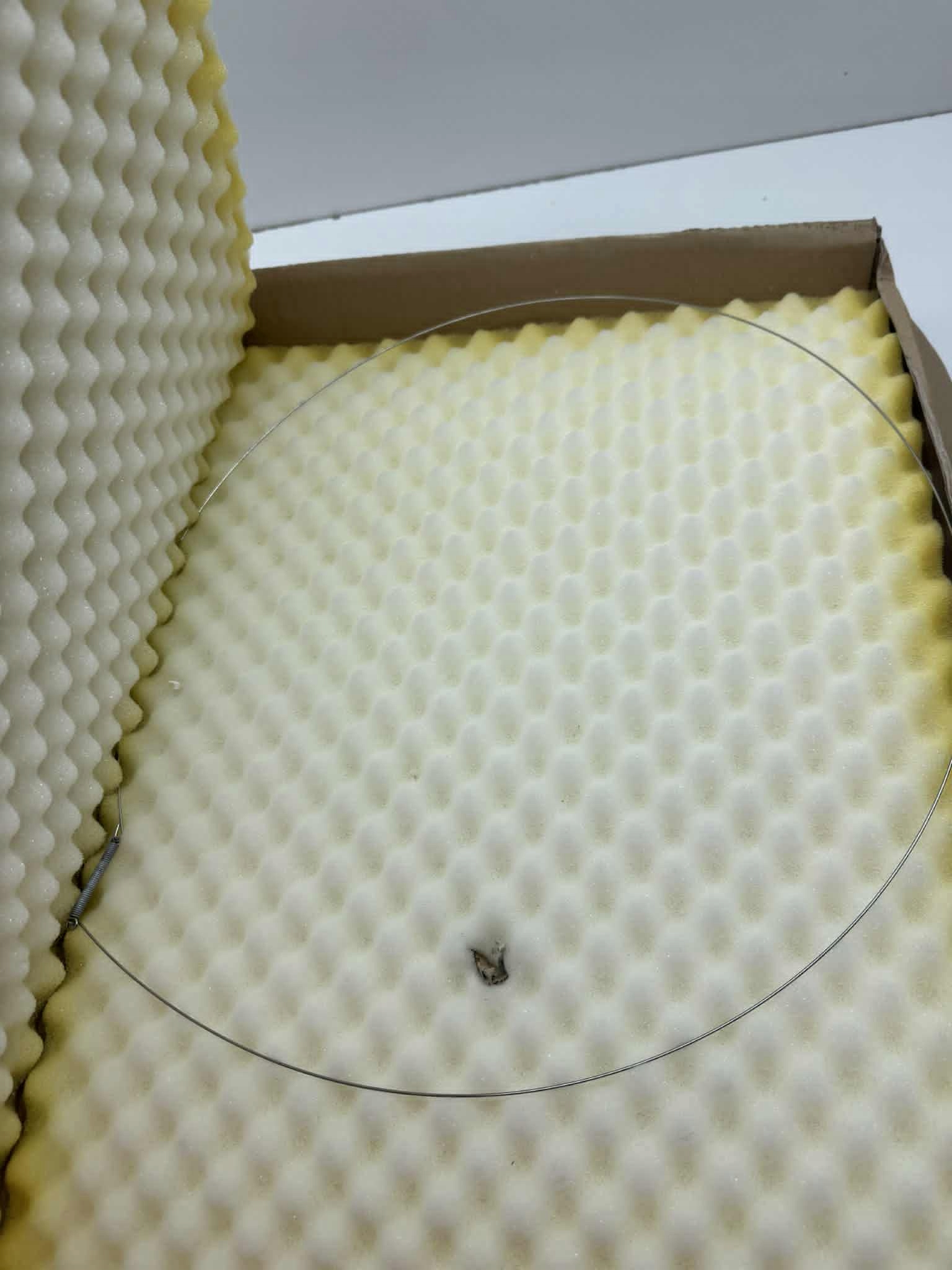 Samsung DC97-04973B zewnętrzny zacisk sprężynowy fartucha (kołnierza) drzwi