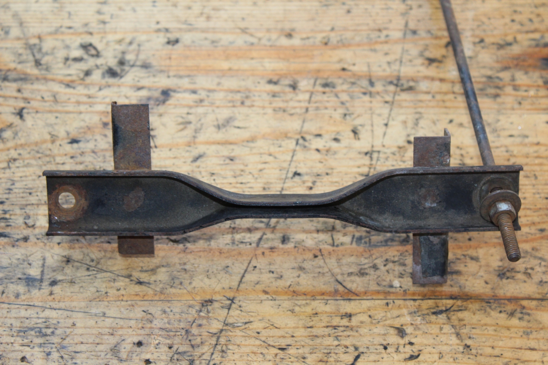 TOYOTA YARIS I MOCOWANIE AKUMULATORA