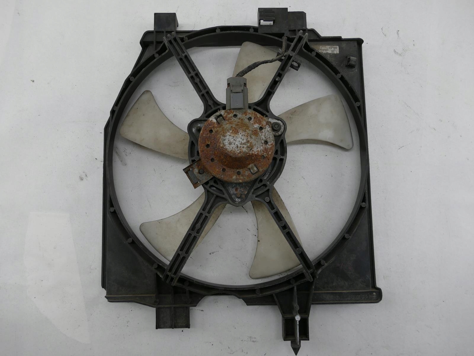MAZDA PREMACY 1.8 ventilátor chladiče 99r