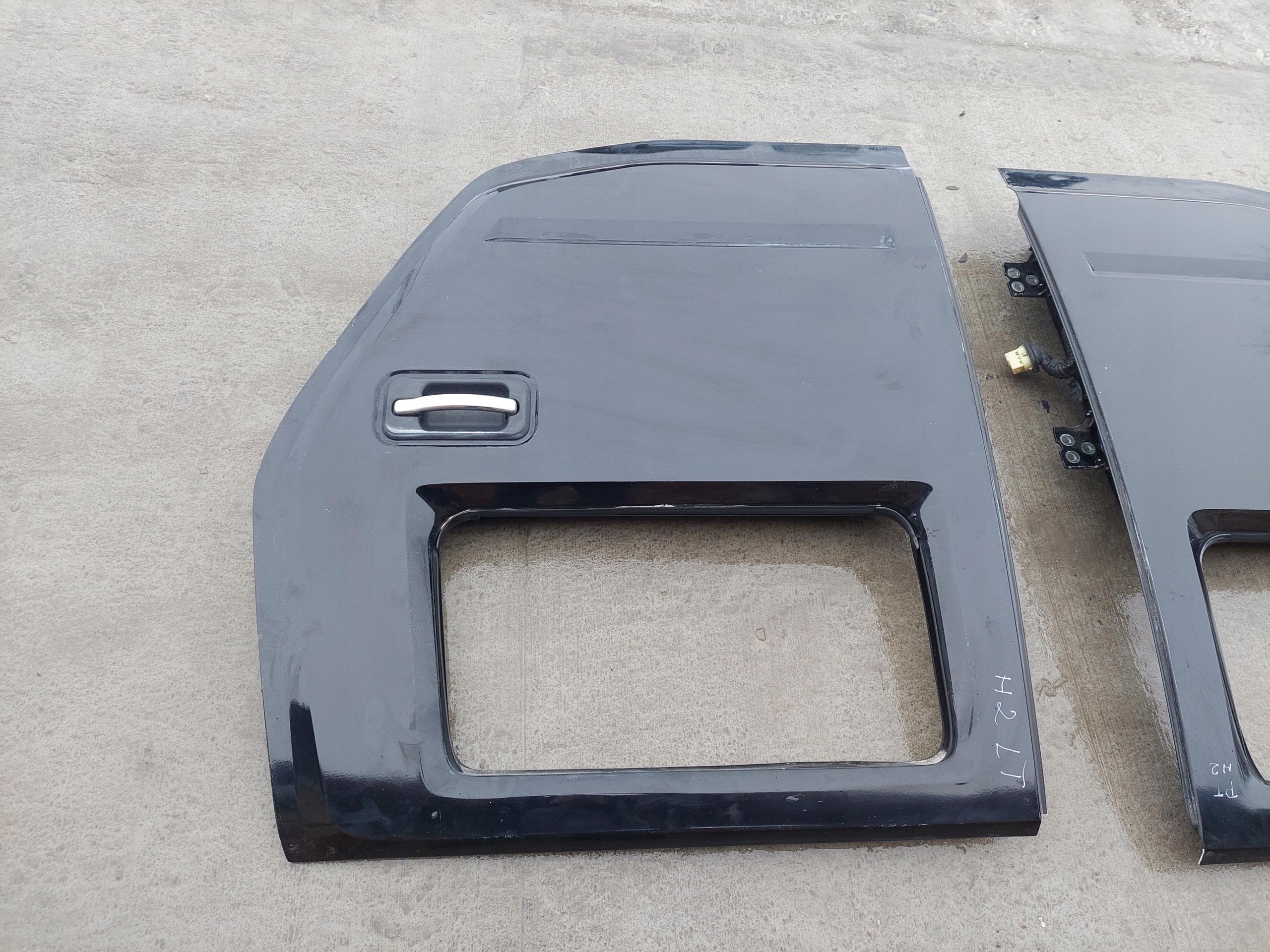 door rear part left right rear. left right complete HUMMER H2