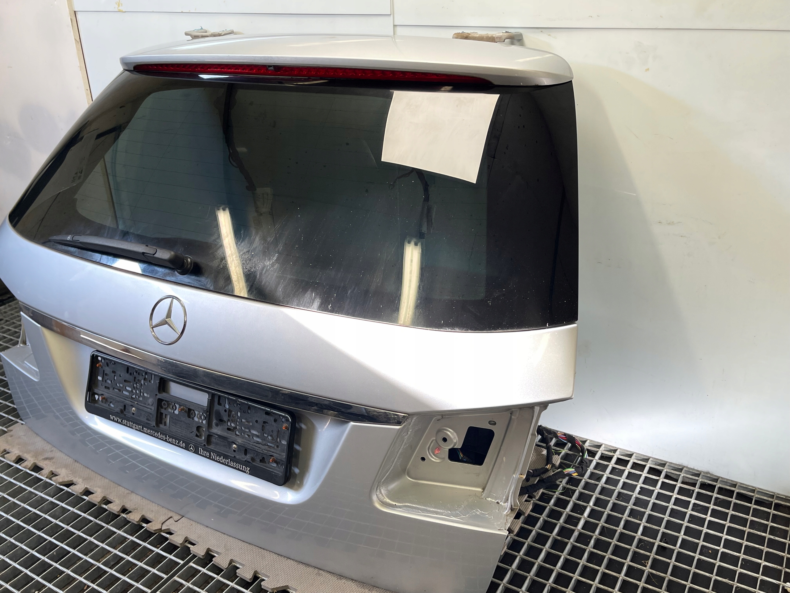 MERCEDES W212 KOMBI boot doors KOMBI electrical 775 complete