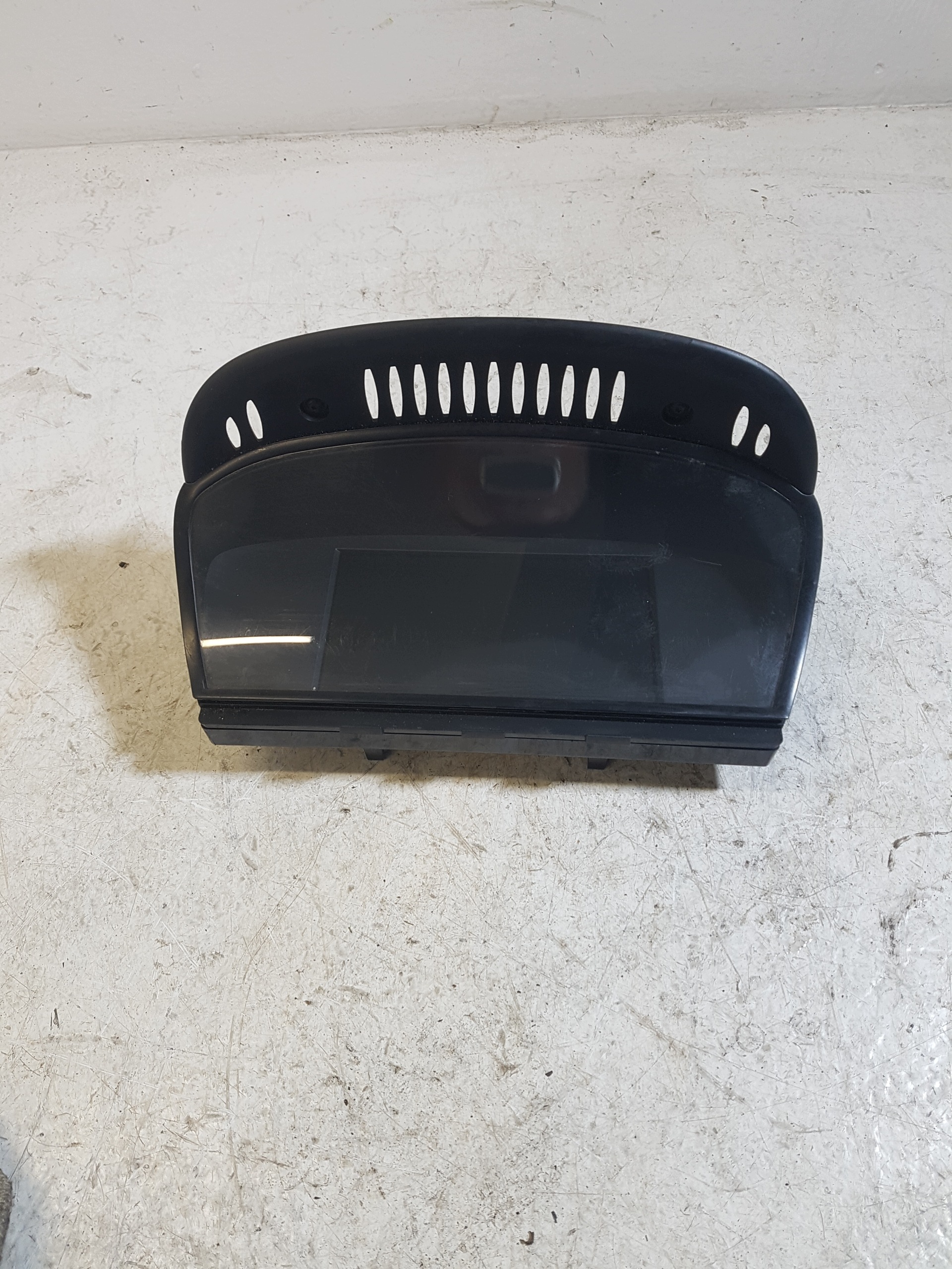 display BMW E60