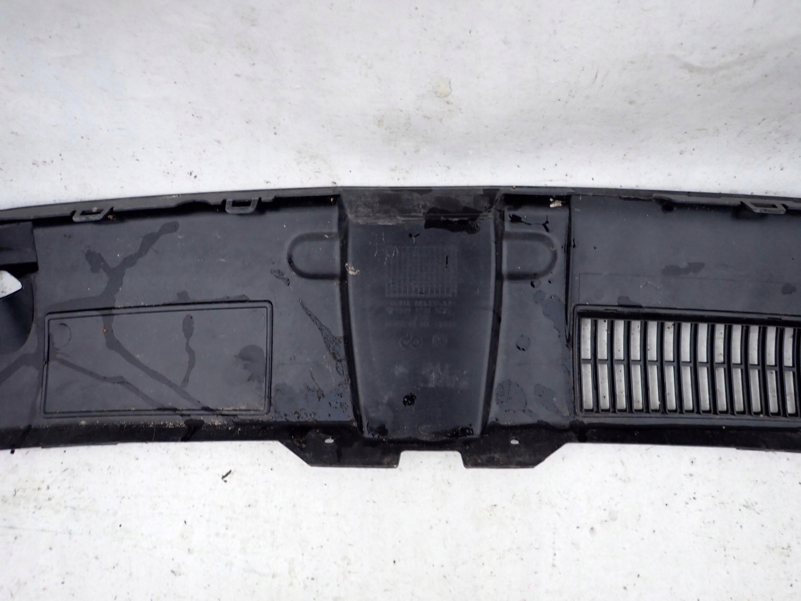 VW BEETLE 5C 11- příčka kryt GORA stěny