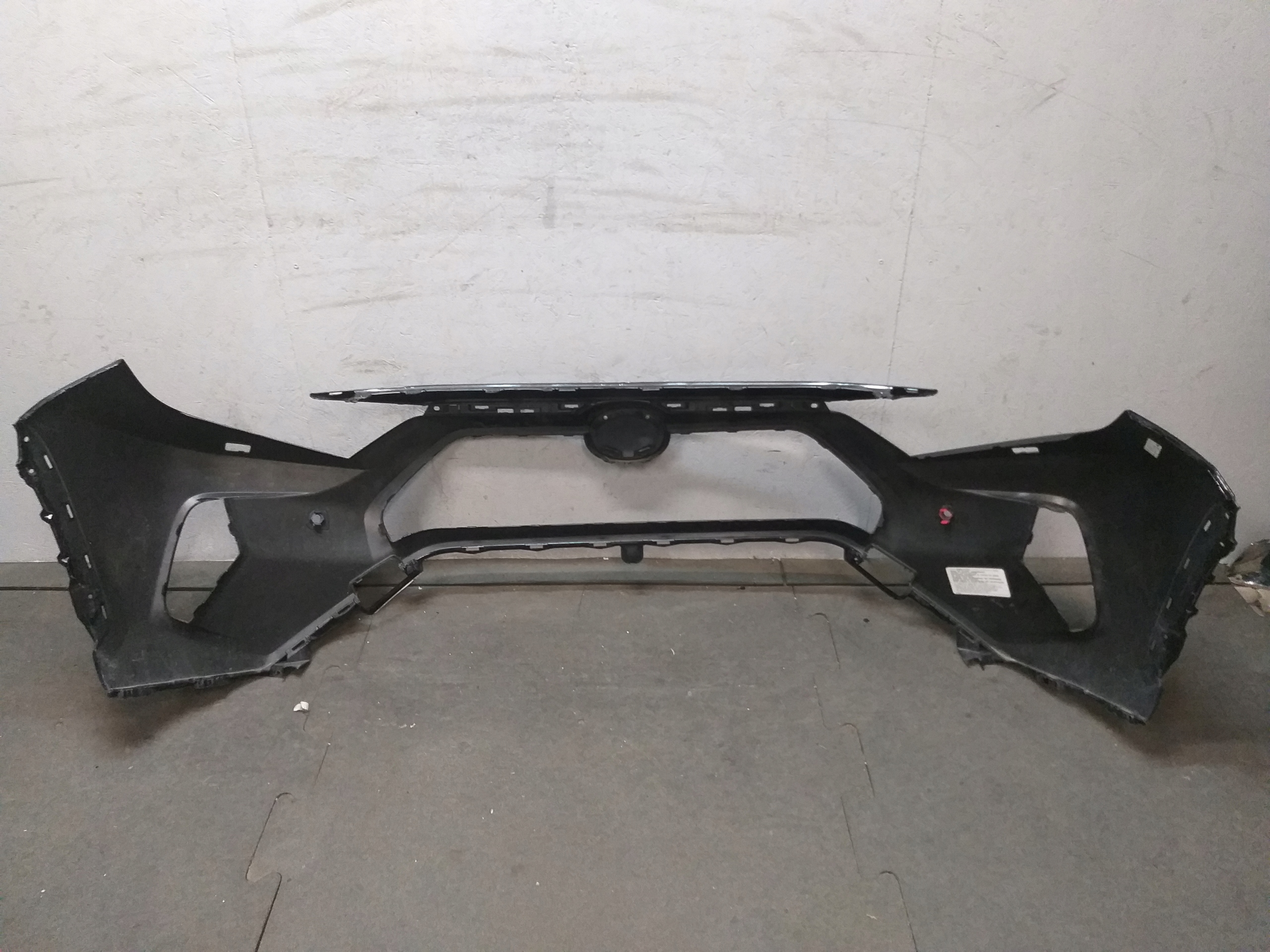 nárazník předek TOYOTA RAV 4 V 5 18