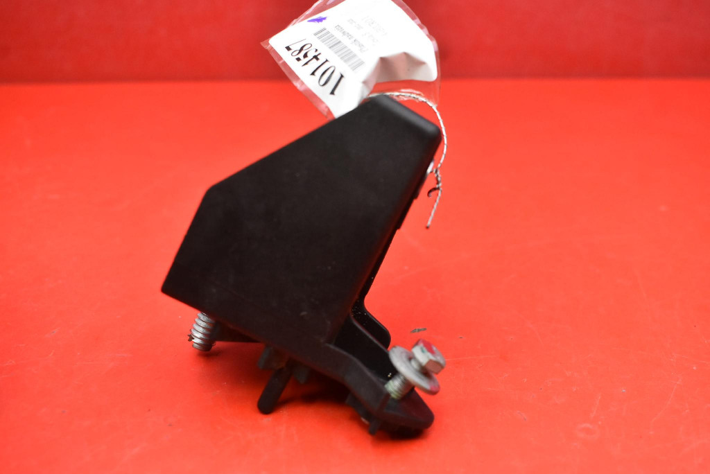 support holder of a bumper left front 1055537-00-A TESLA MODEL S 12-20