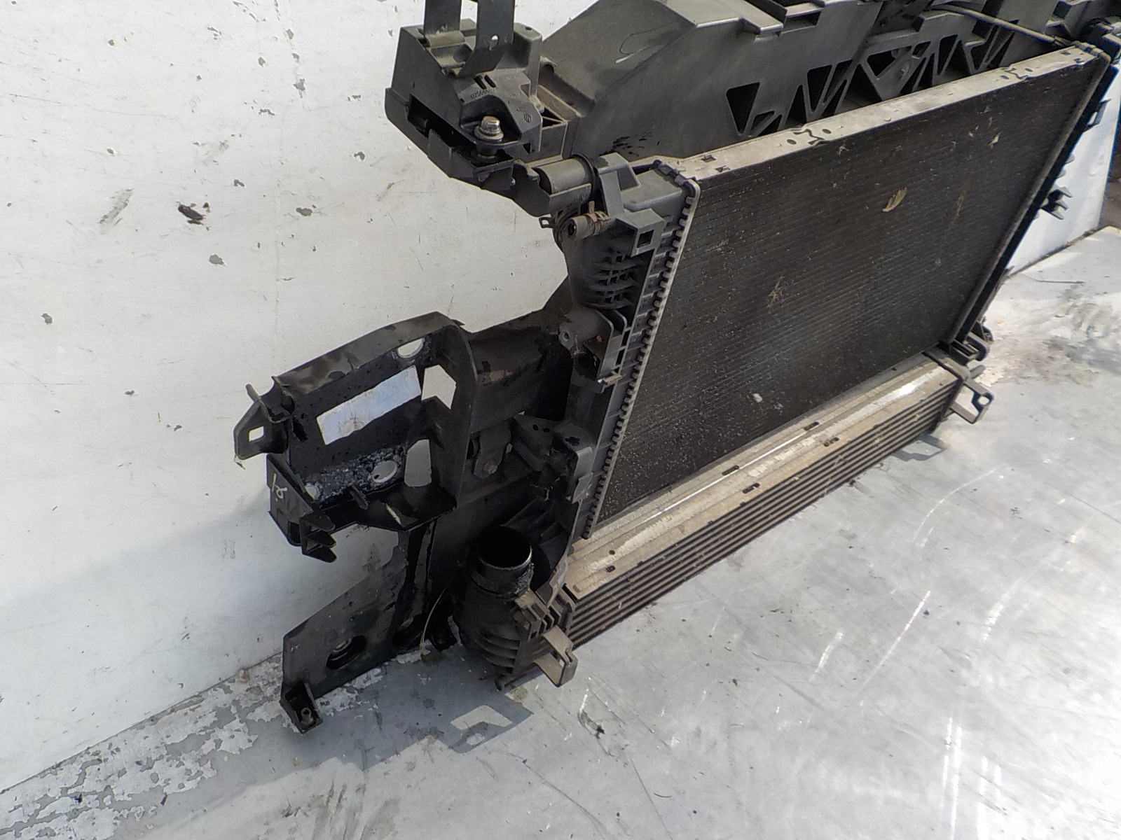 525 RENAULT SCENIC III 1.5 DCI support panel for radiators pillar