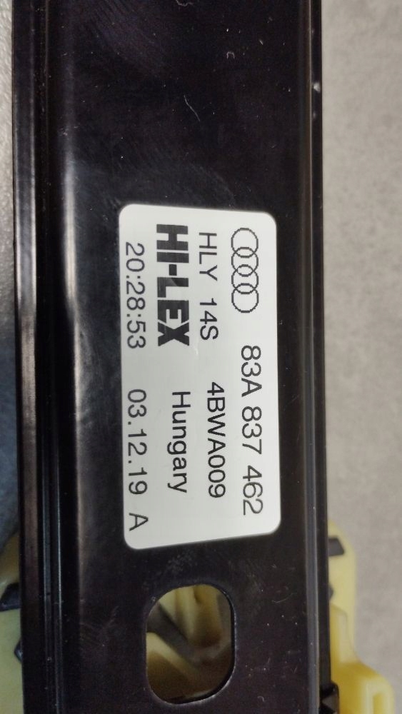 Audi Q3 F3 83a window regulator door right front 83A837462
