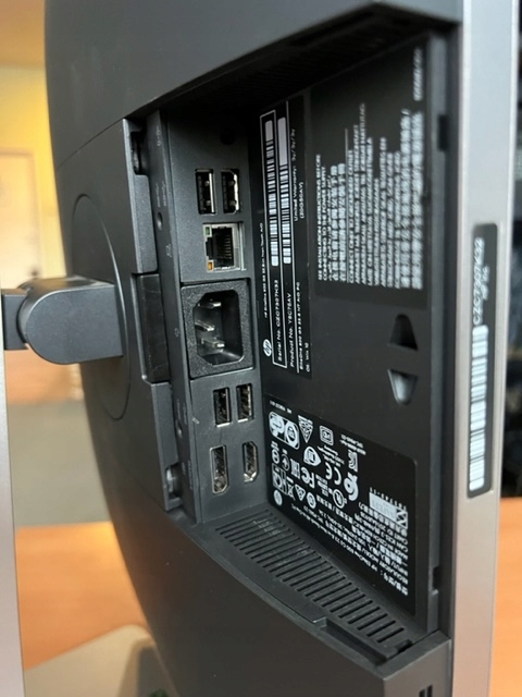 HP 800 G5 AIO 24' core I3 9100 16G 256G NVMe DVDRW WIFI WIN 10/11 KLASA A Model procesora i3-9100