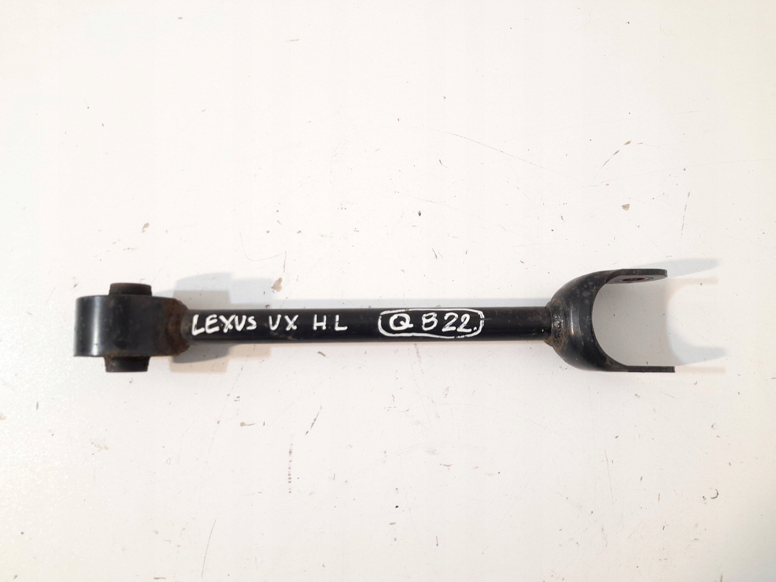 Lexus UX Querlenker hinten links (Q822)