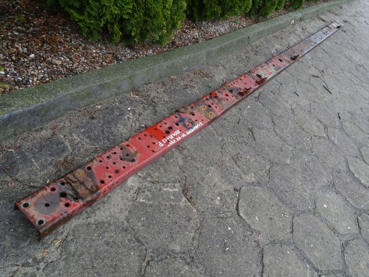 IVECO EUROCARGO 91 02 RAMA PRAWA BOK 690x18 132 Car type Trucks