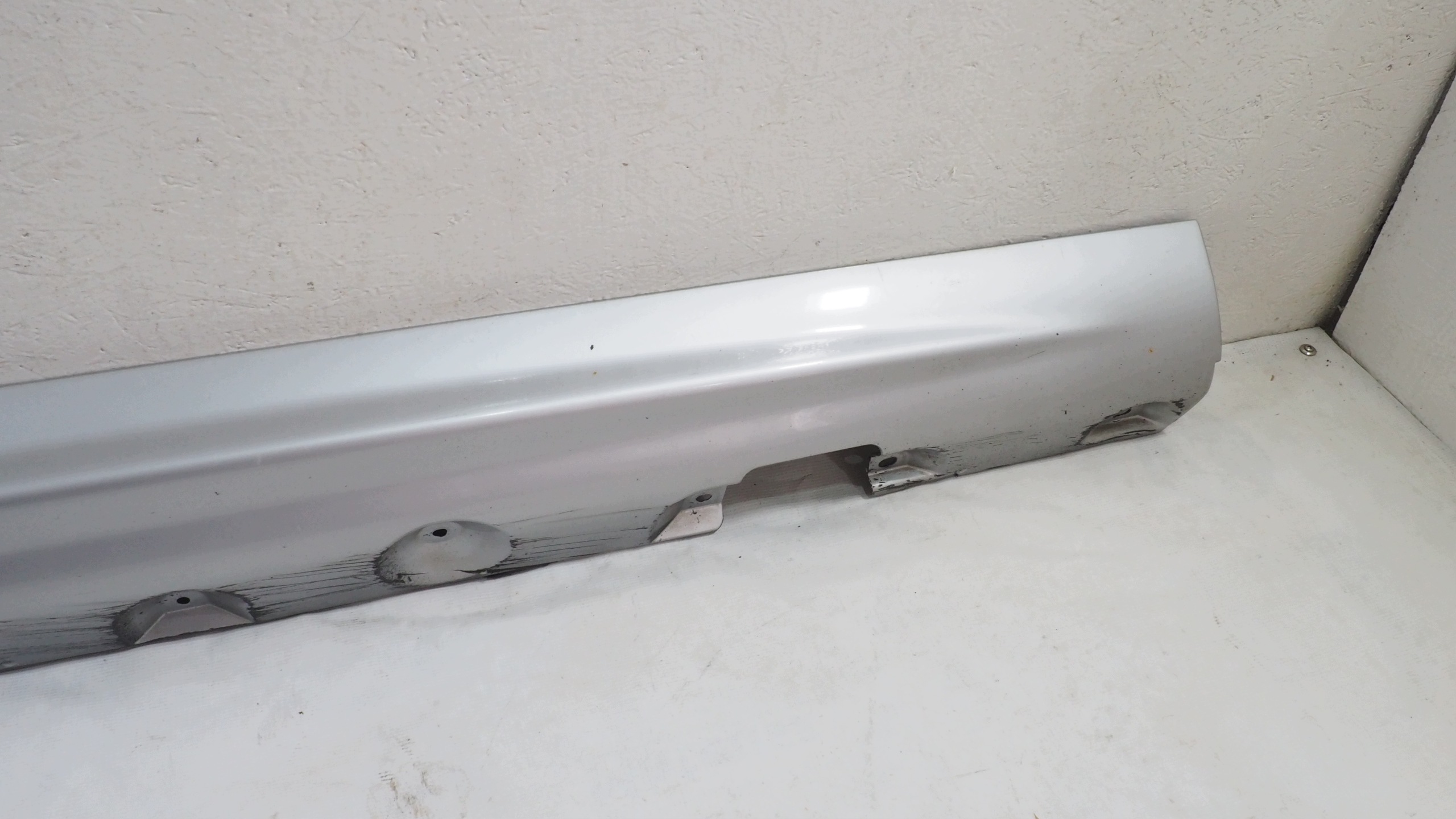 BMW 3 E46 moulding threshold right 8226118