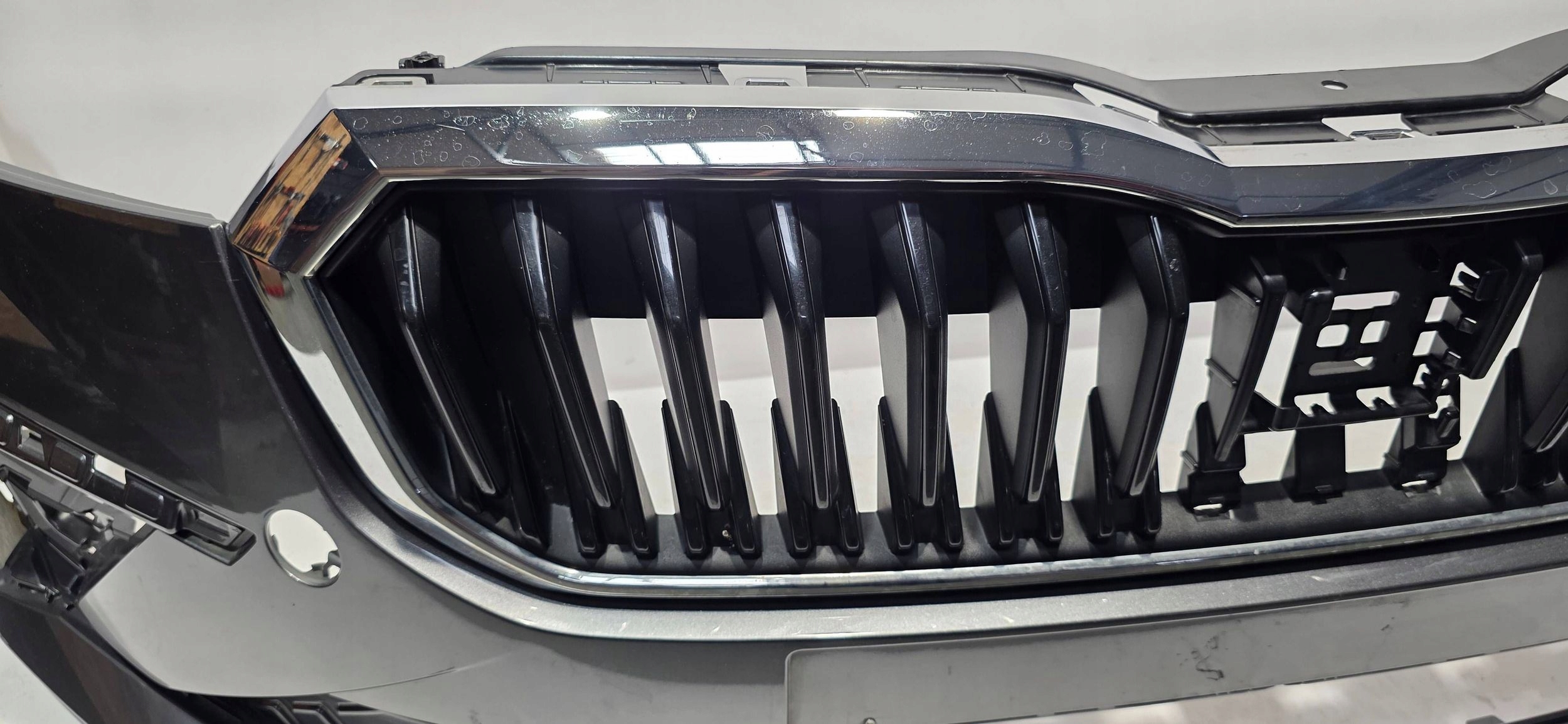 front bumper grille SKODA SCALA LIFT 23- original 657807221F