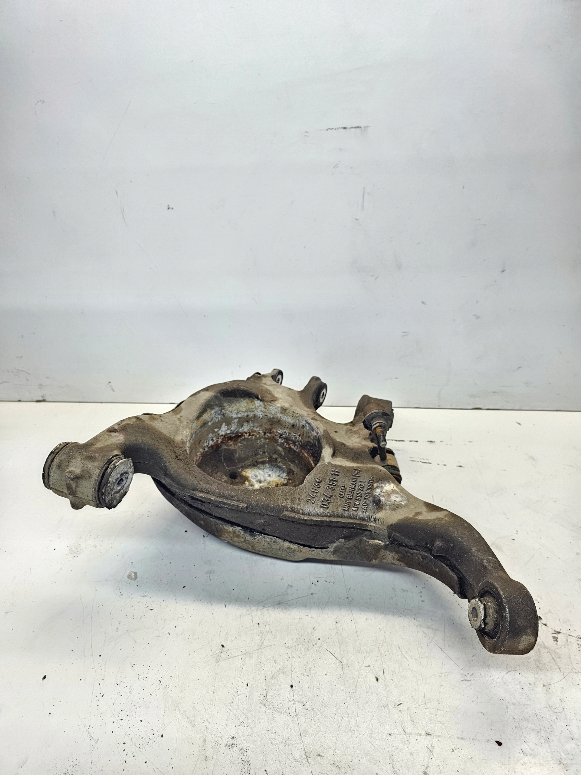 Querlenker rechts heck unter PNEUMATYKE AUDI A6 C6 4F0505312L