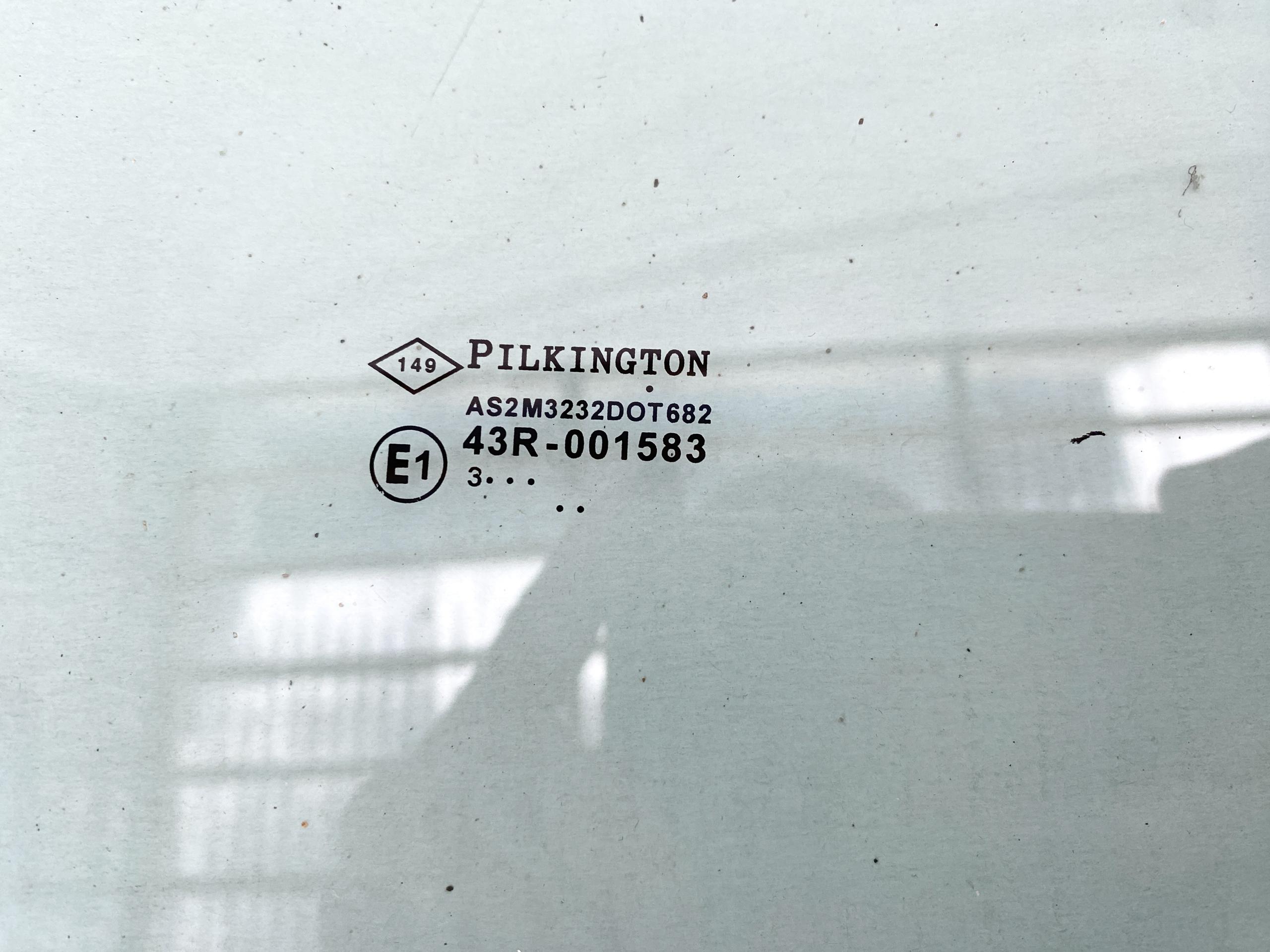 MASTER 4 MOVANO 19- window door PRZEDNICH right right front