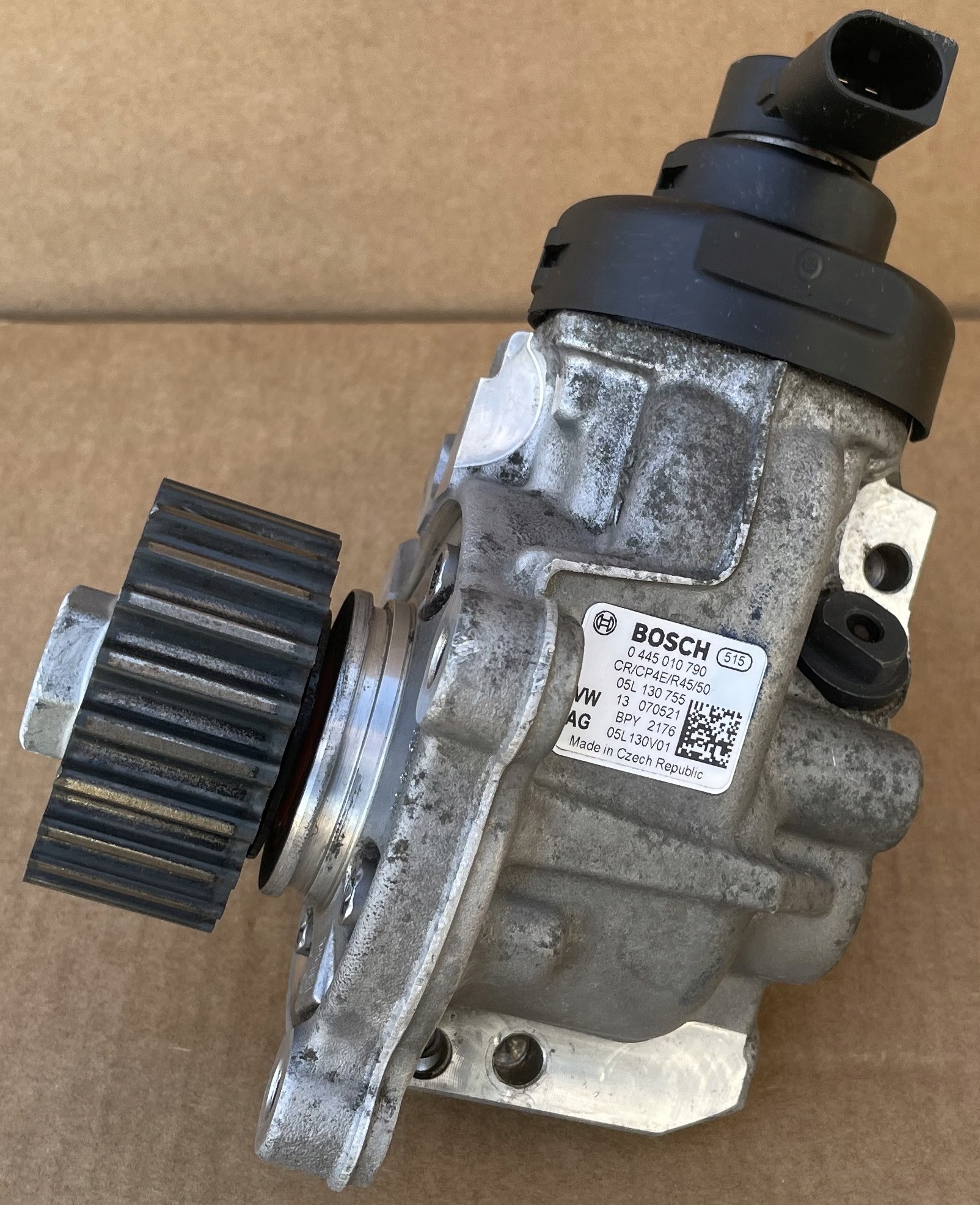 Einspritzpumpe 04L130755E VW SKODA Original IDEAL