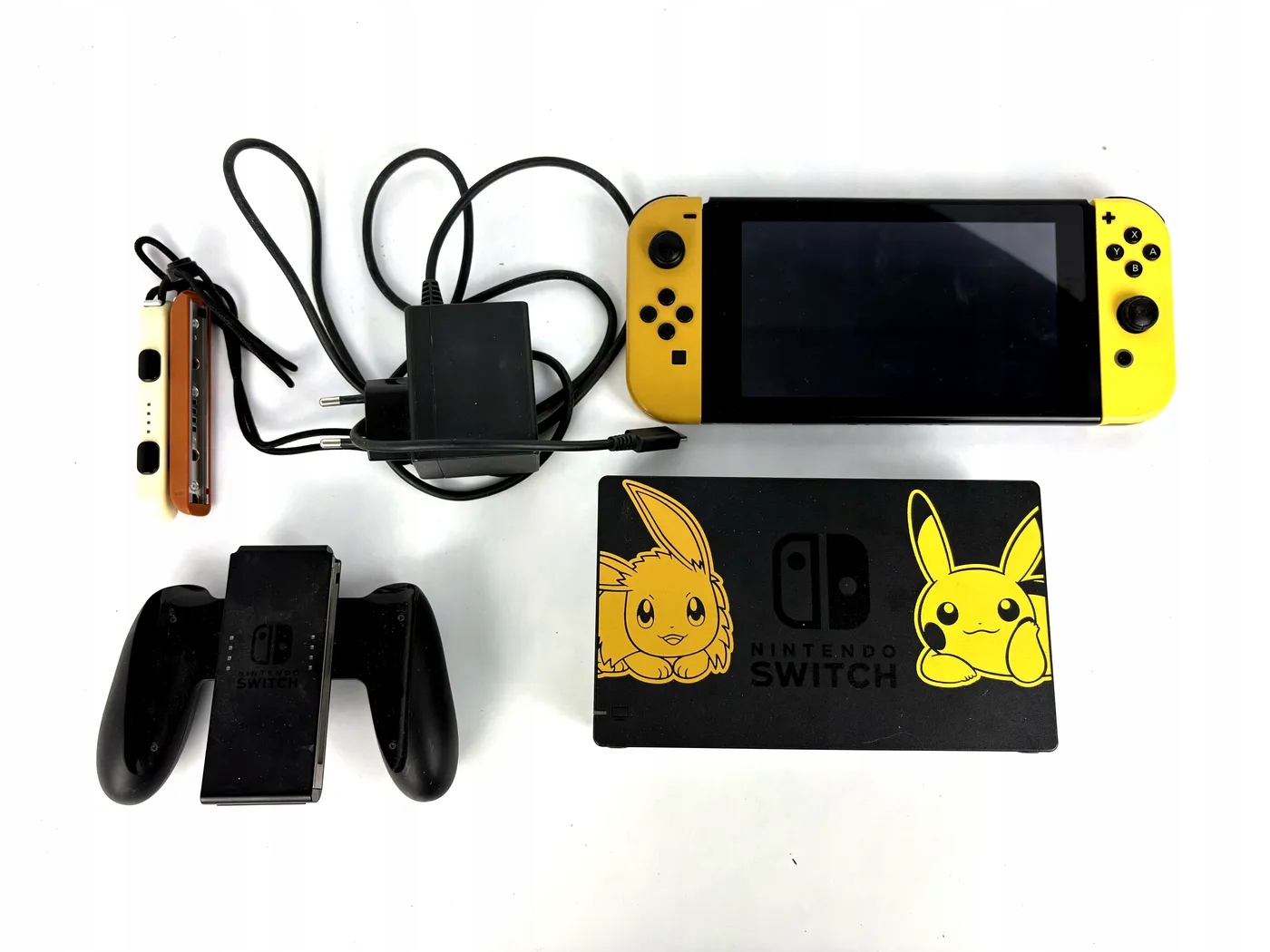 NINTENDO SWITCH POKEMON EDITION + POKEBBAL PLUS + LET'S GO PIKACHU