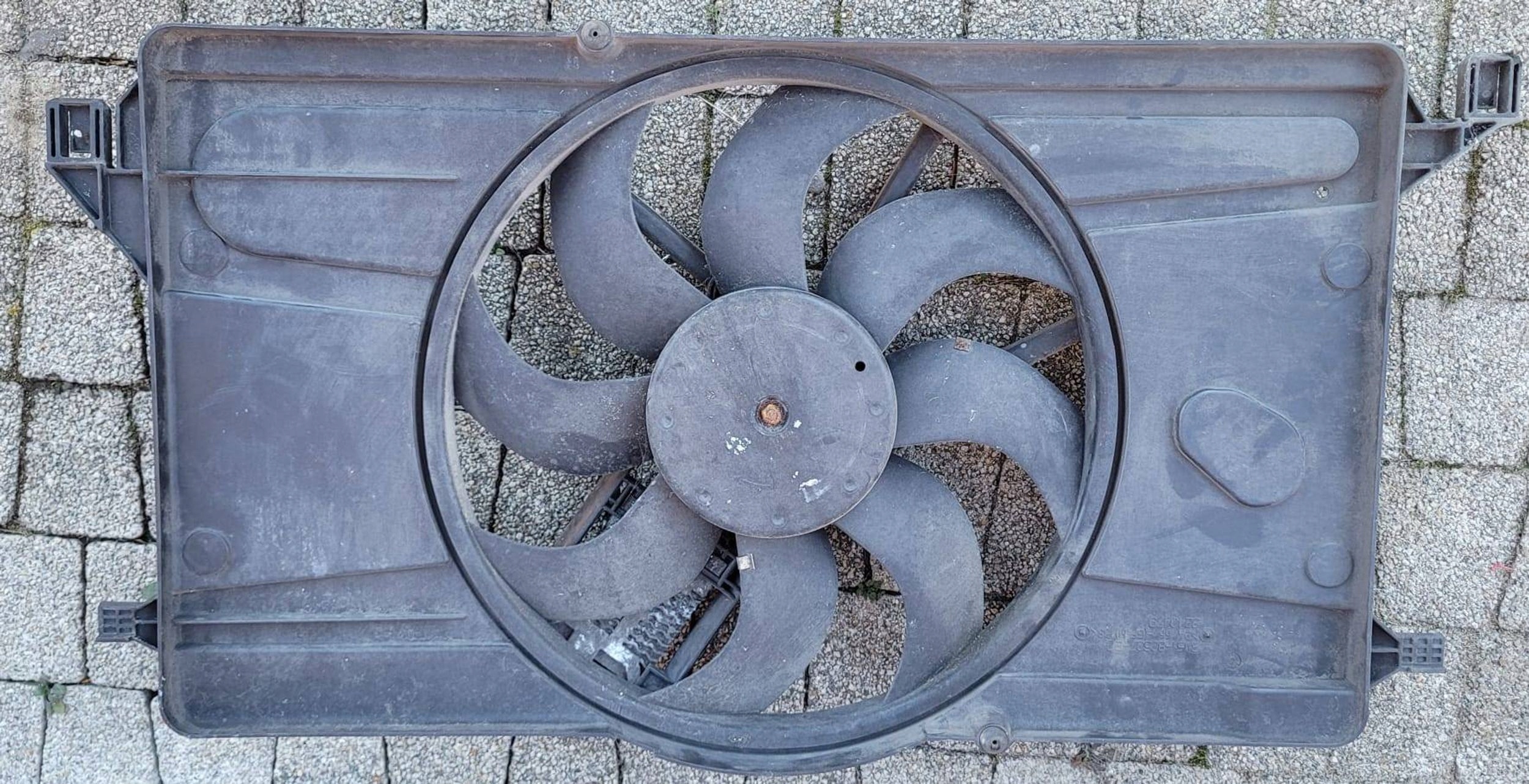 radiator fan Ford Focus 2004