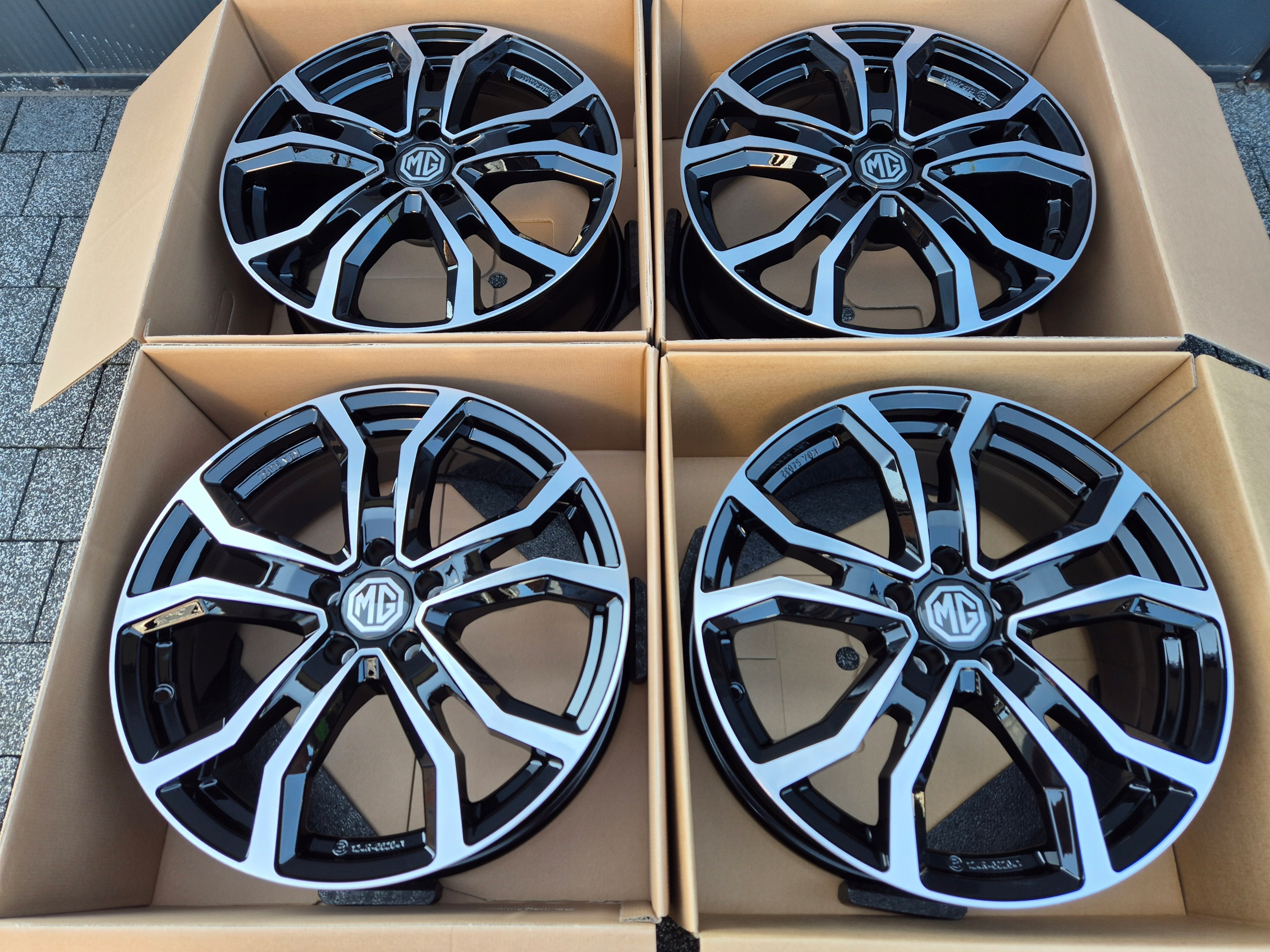 Felgi 19" MG HS eHS 5x112 Model DEZ197,5.32TVS