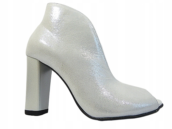 Stříbrné elegantní dámské kotníkové boty s kotníkové boty ve tvaru sloupku Gopol 36, šedo-stříbrné, výřez