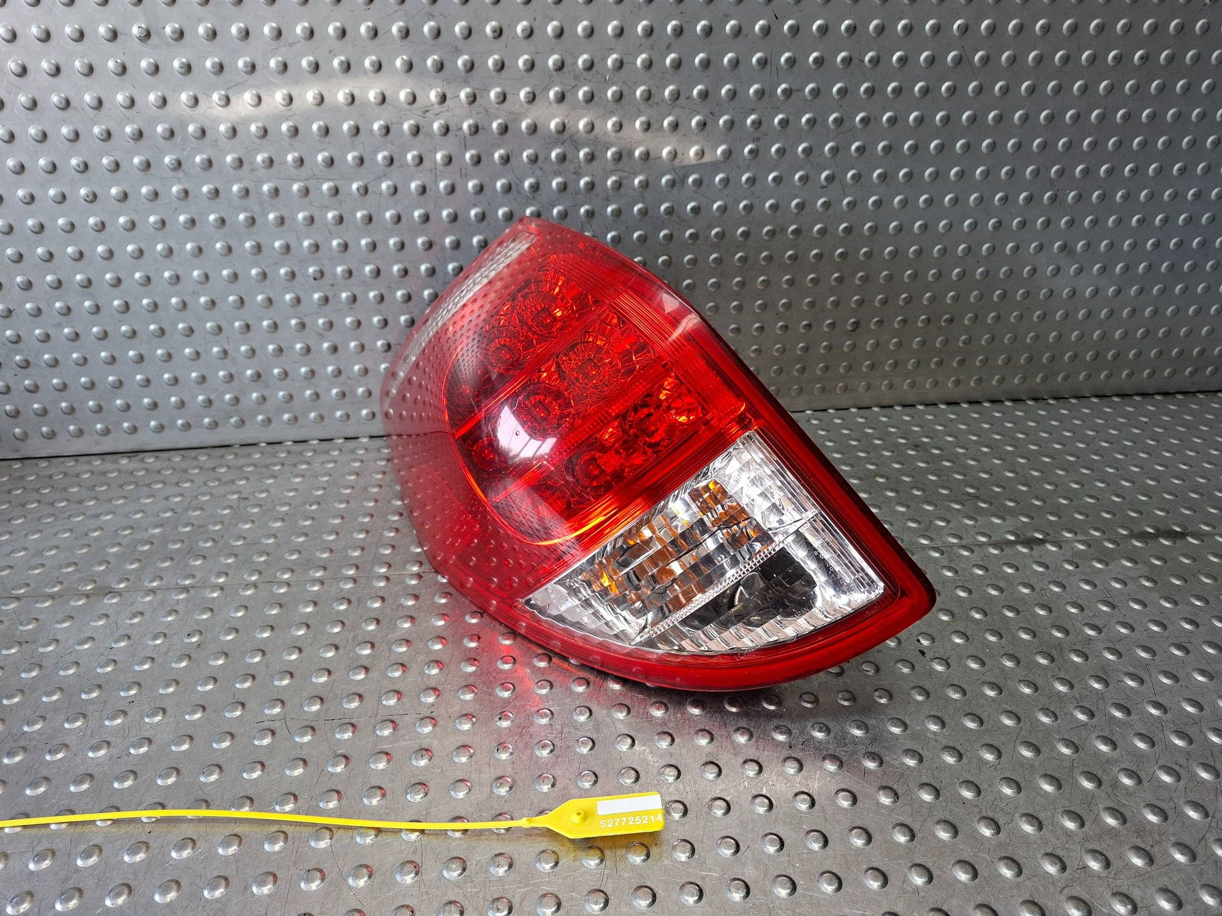 light rear part left TOYOTA RAV 4 06-09 EU