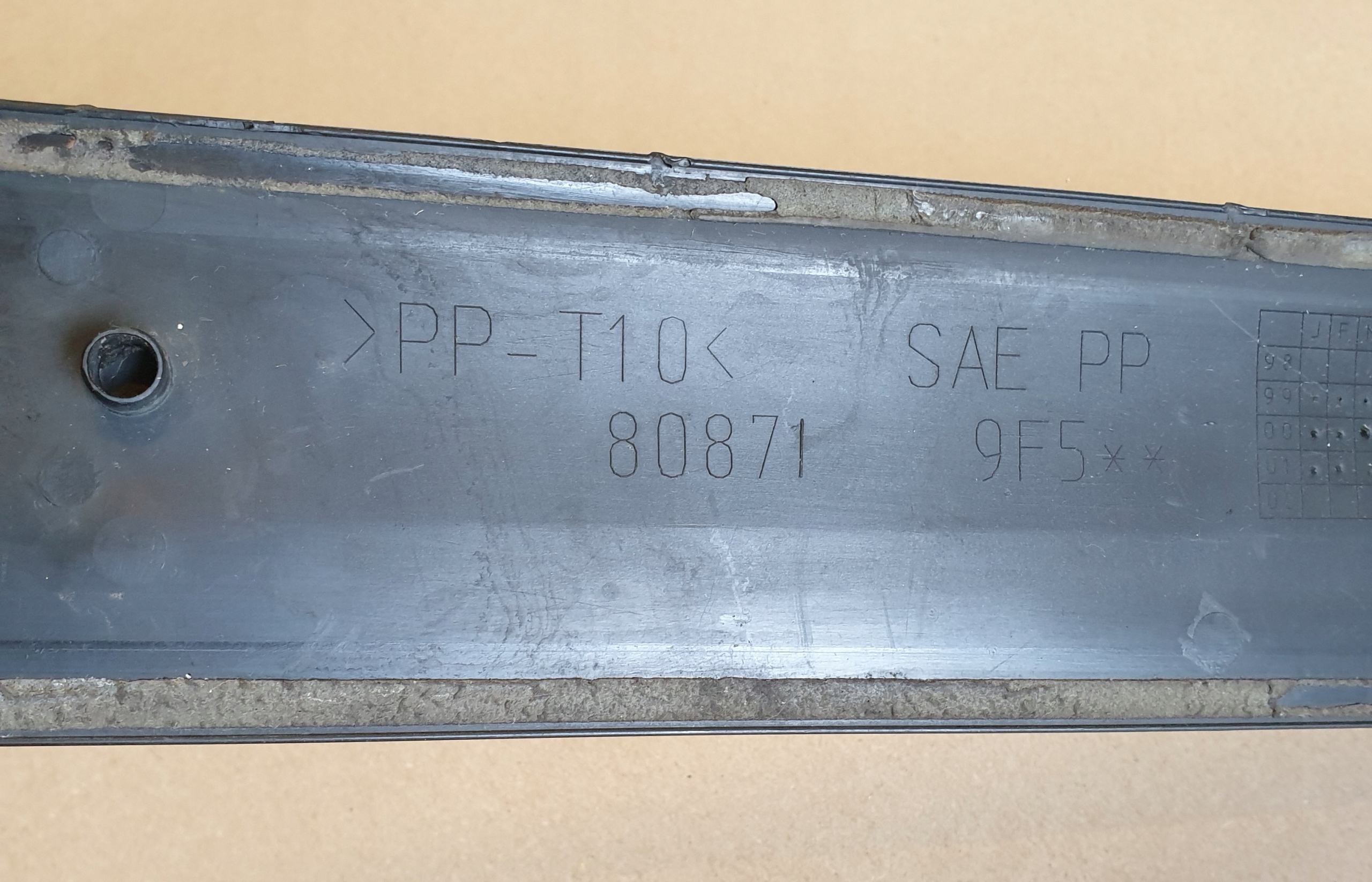 moulding door left front NISSAN PRIMERA P11 OE