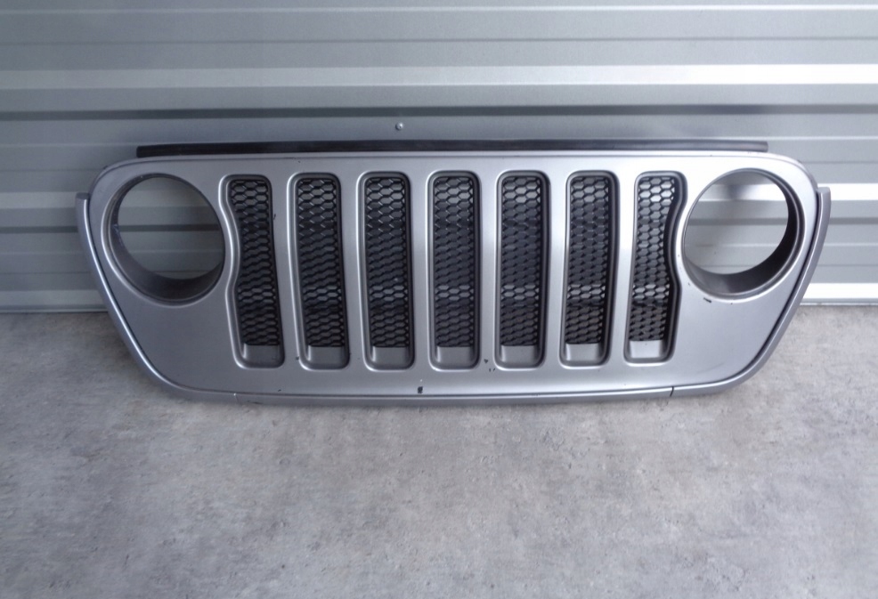 FABRYCZNY GRILL ATRAPA GLADIATOR WRANGLER PSC