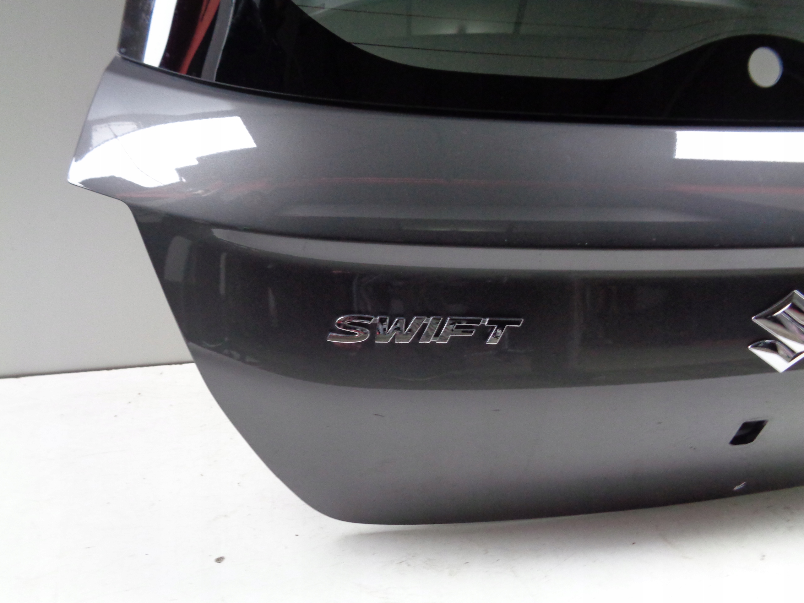 boot doors SUZUKI SWIFT MK9 24- window NR 50496