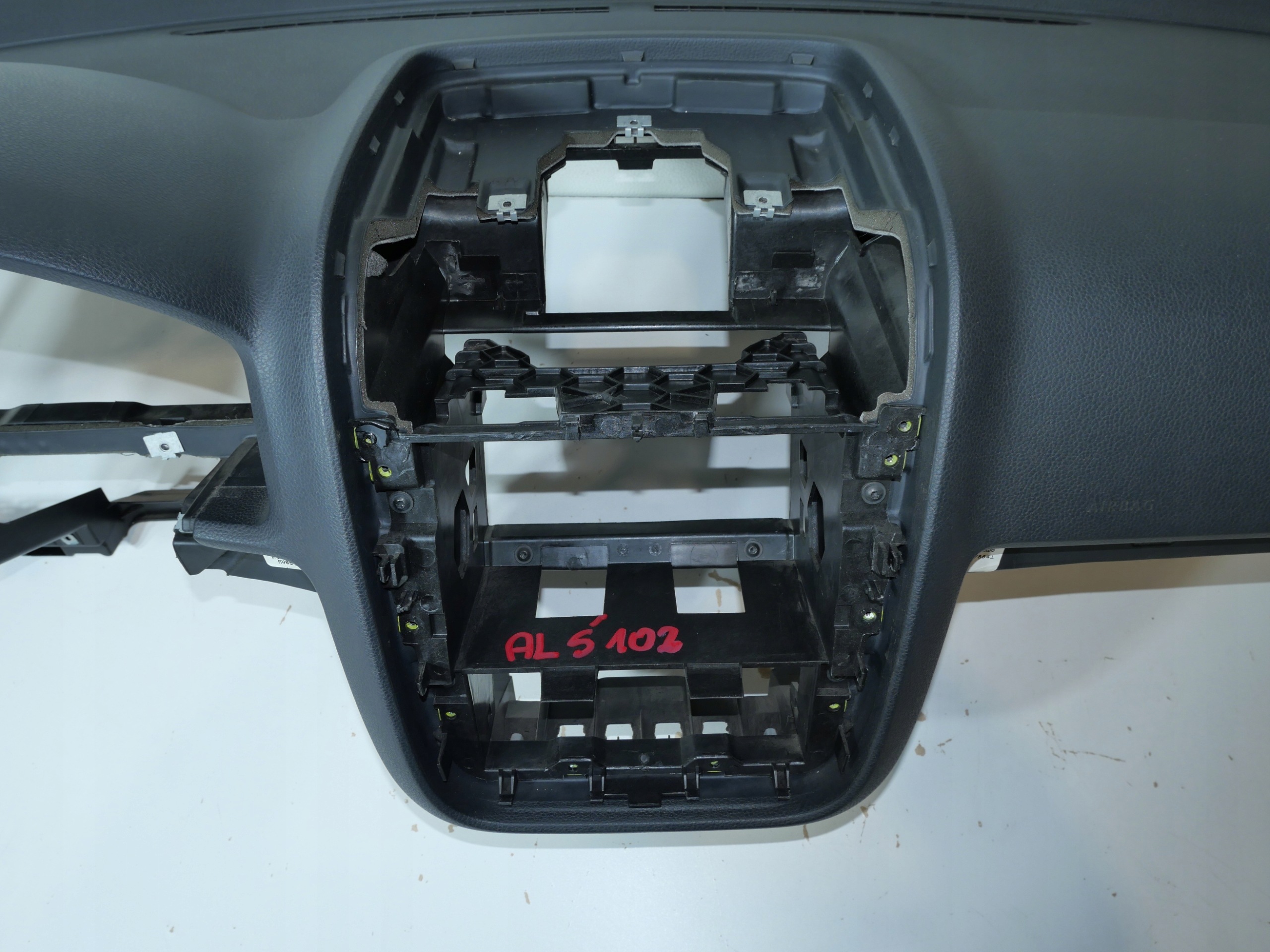 dashboard instrument panel console cockpit VW GOLF V 1K1858295