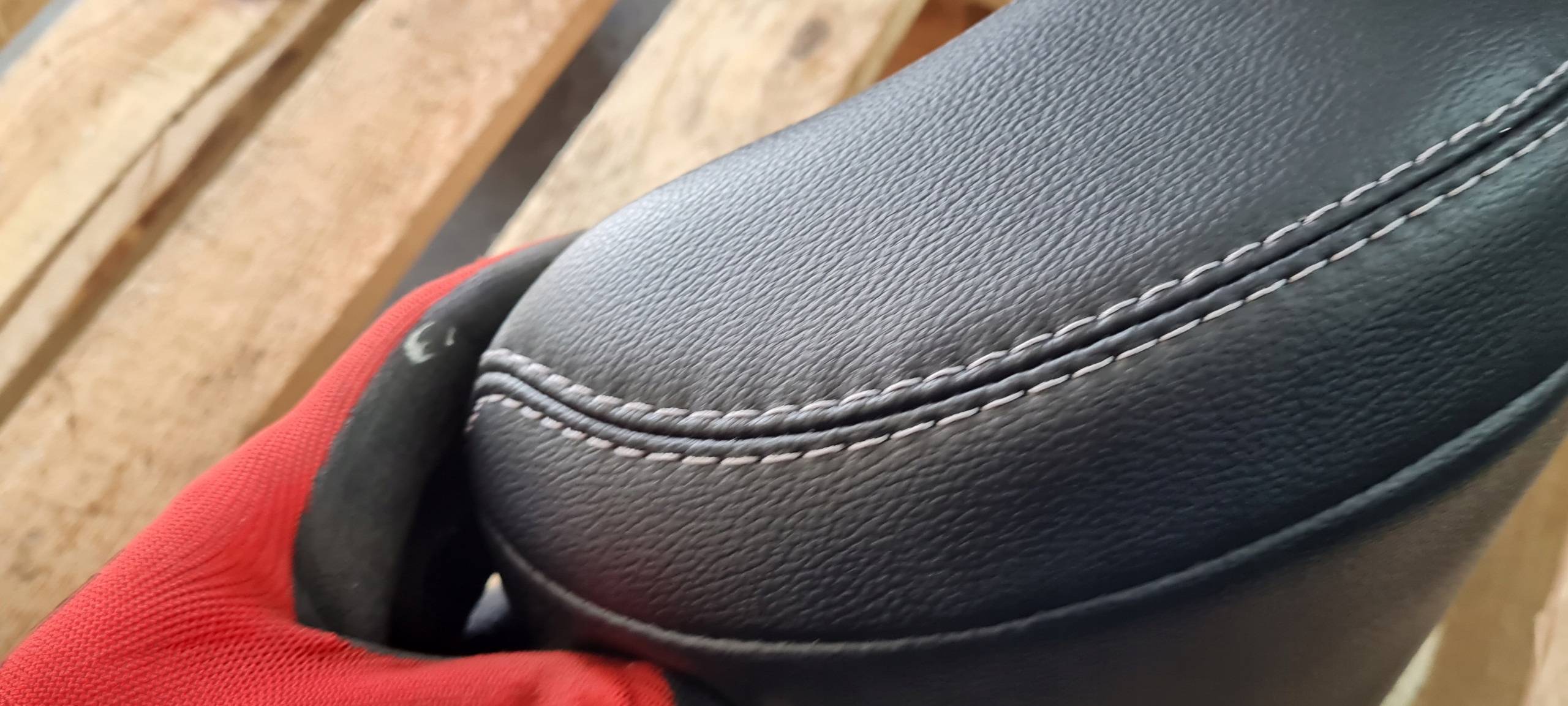 MUSTANG VI LIFT GT rest left front front leather NIC