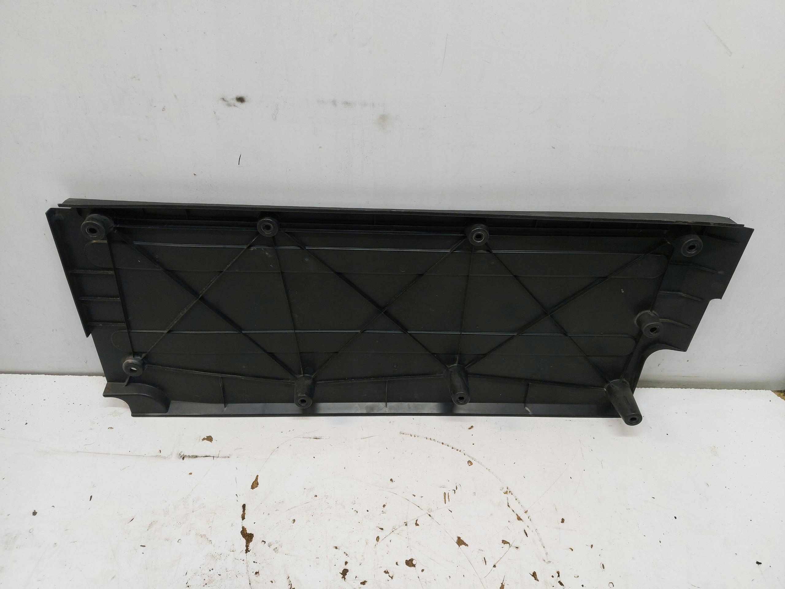 MG ZS cover chassis right 10275514
