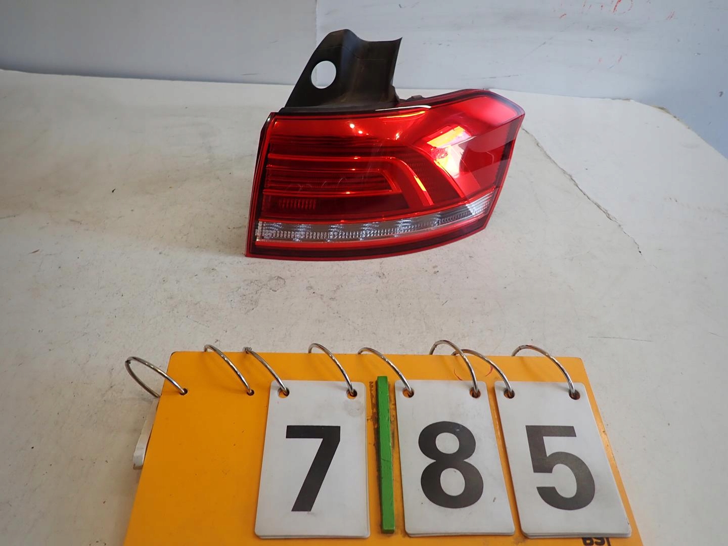 light rear part rear right VW PASSAT B8 2014- KOMBI