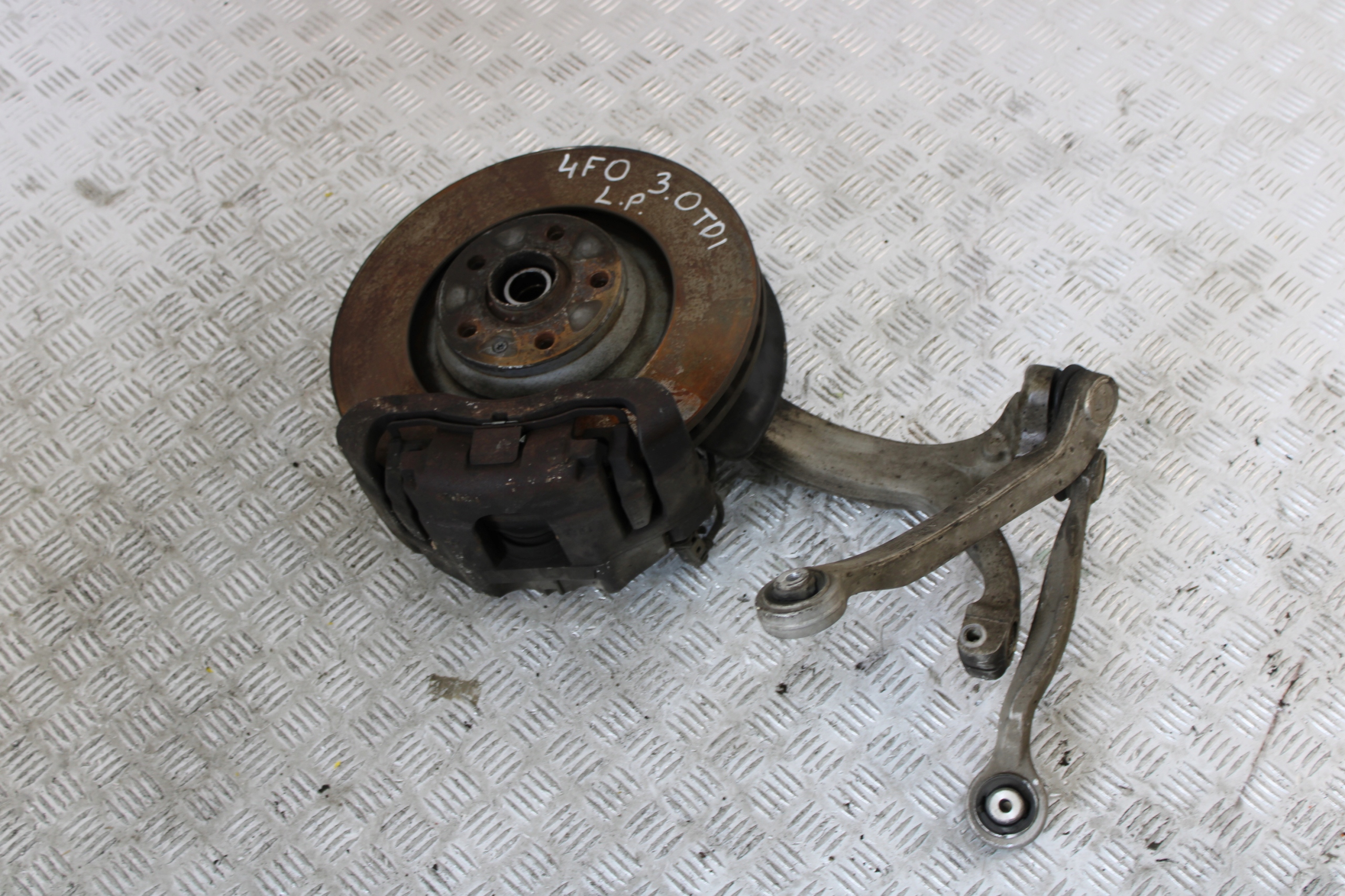 otoč levý předek AUDI A6 C6 4F0 4F9