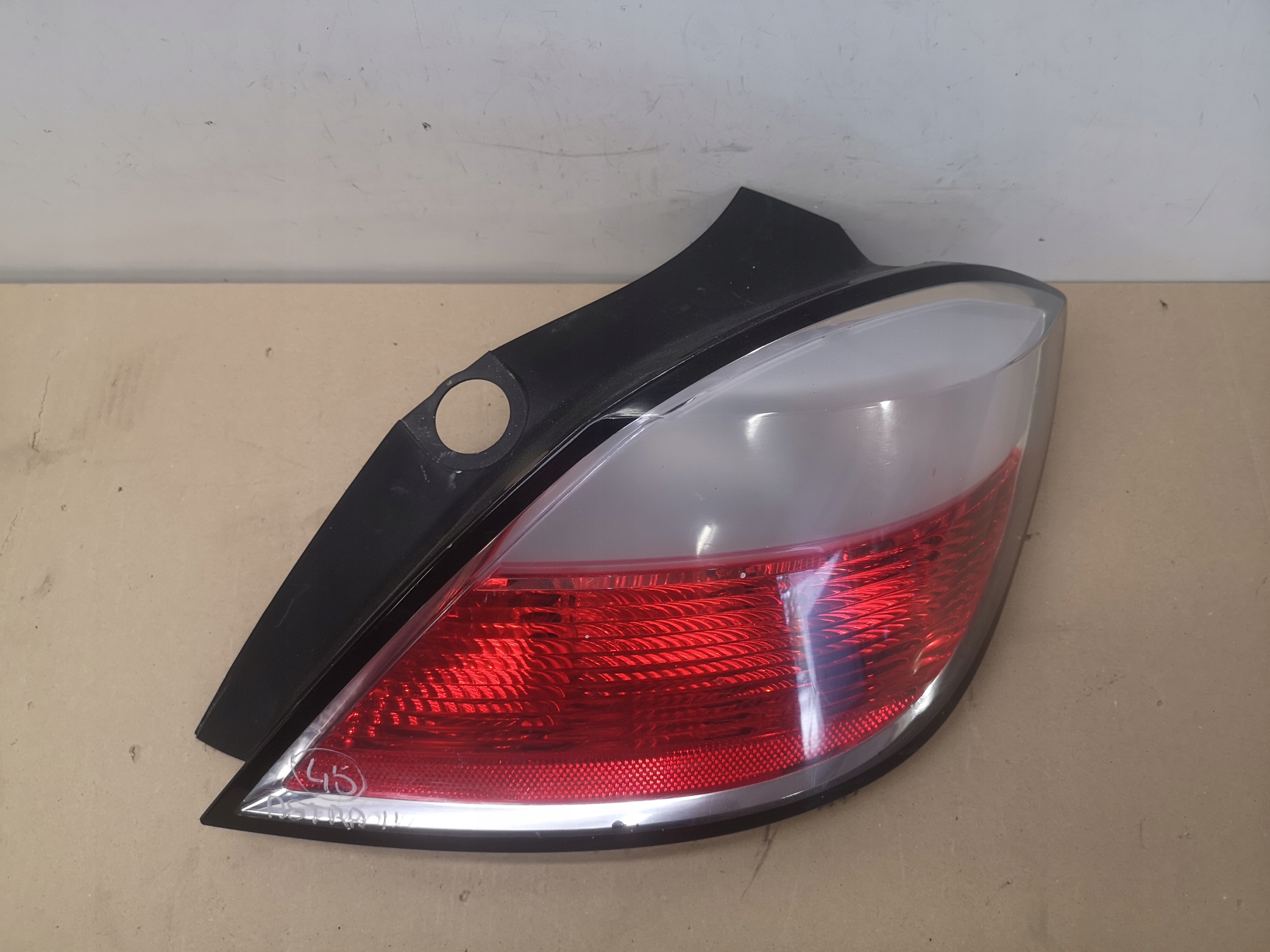 opel Astra H III фонарь левый задний 342691834